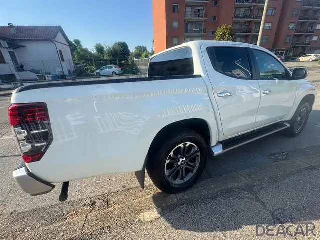 Mitsubishi L200 view 8