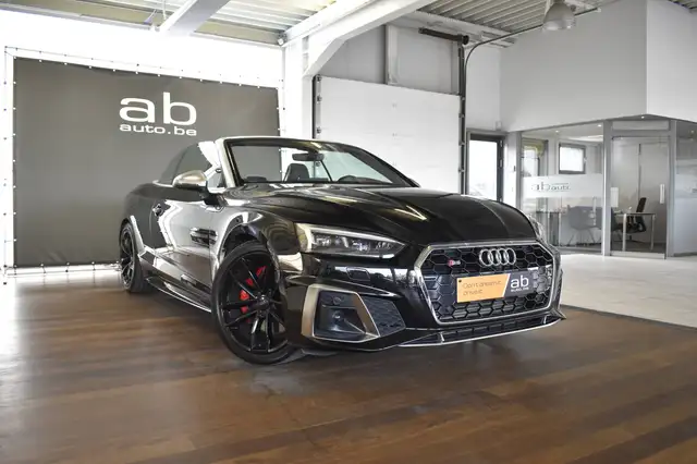Audi S5 view 2