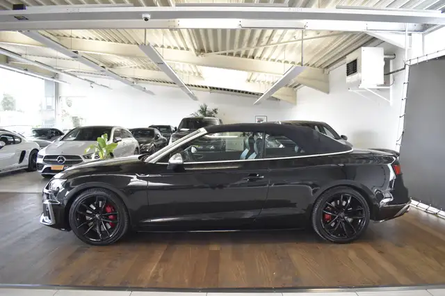 Audi S5 view 6
