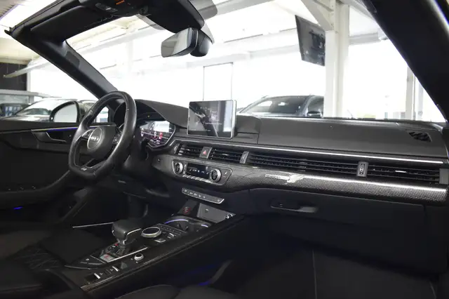 Audi S5 view 9