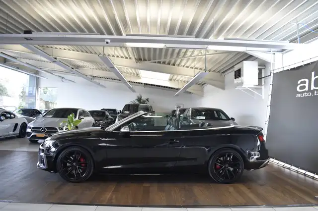 Audi S5 view 5