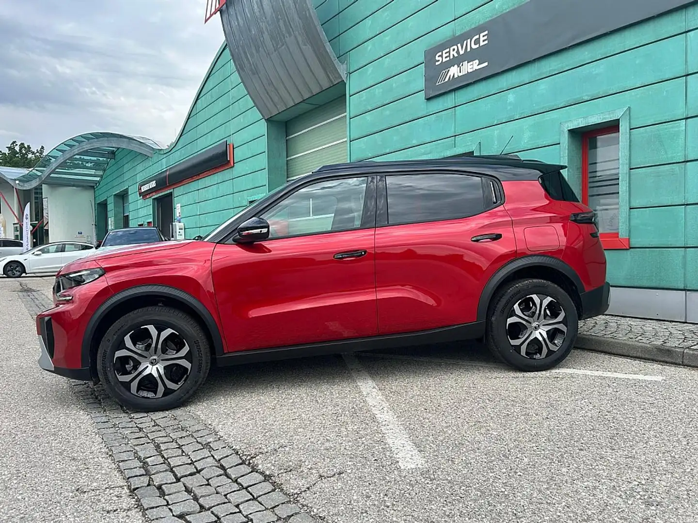 Citroen C3 Aircross Pack Plus 1,2 P.T. 100 PS Rot - 2