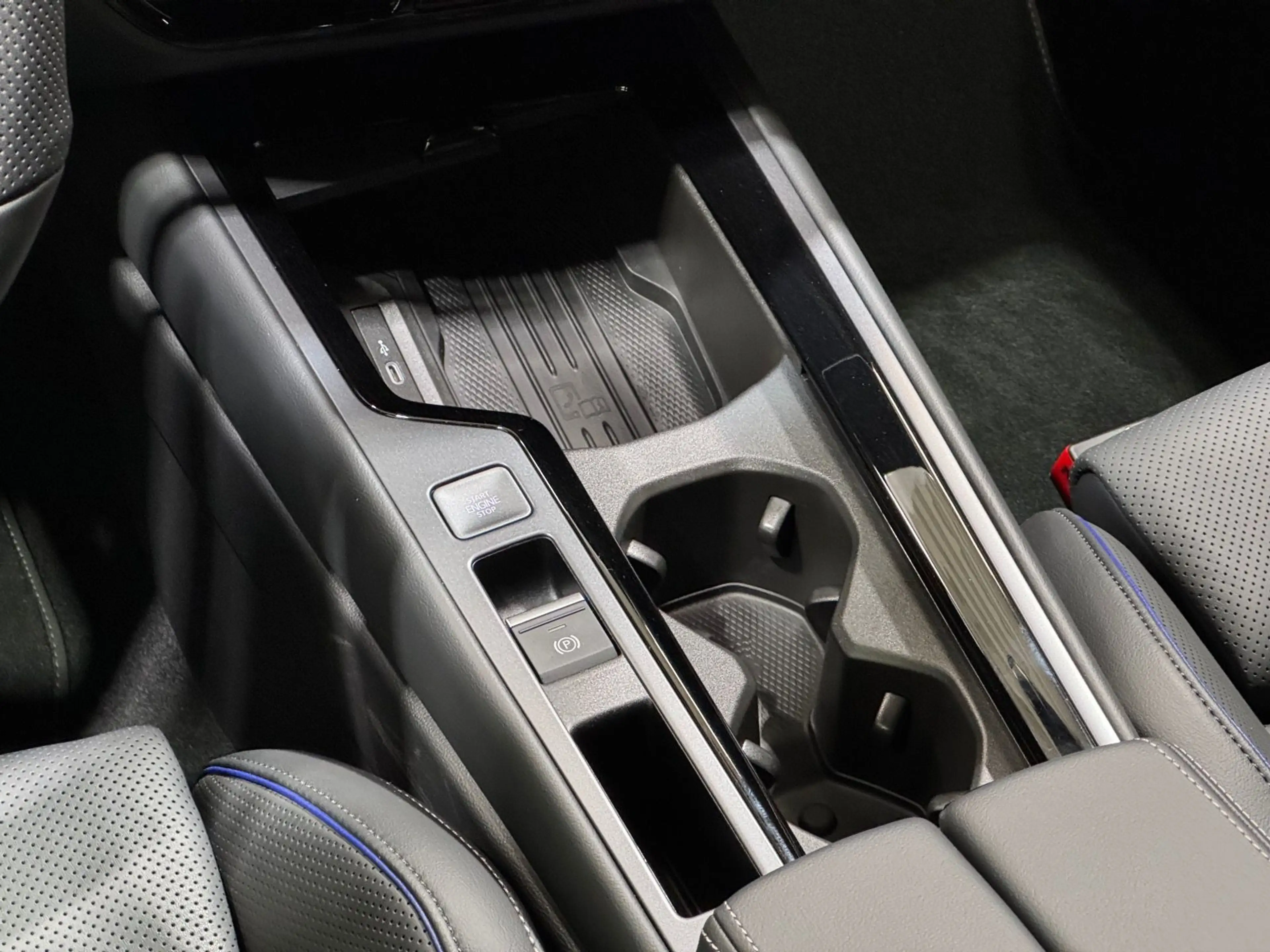 Volkswagen Passat Variant R-Line Signature 2.0 TDI DSG 4M — photo 12