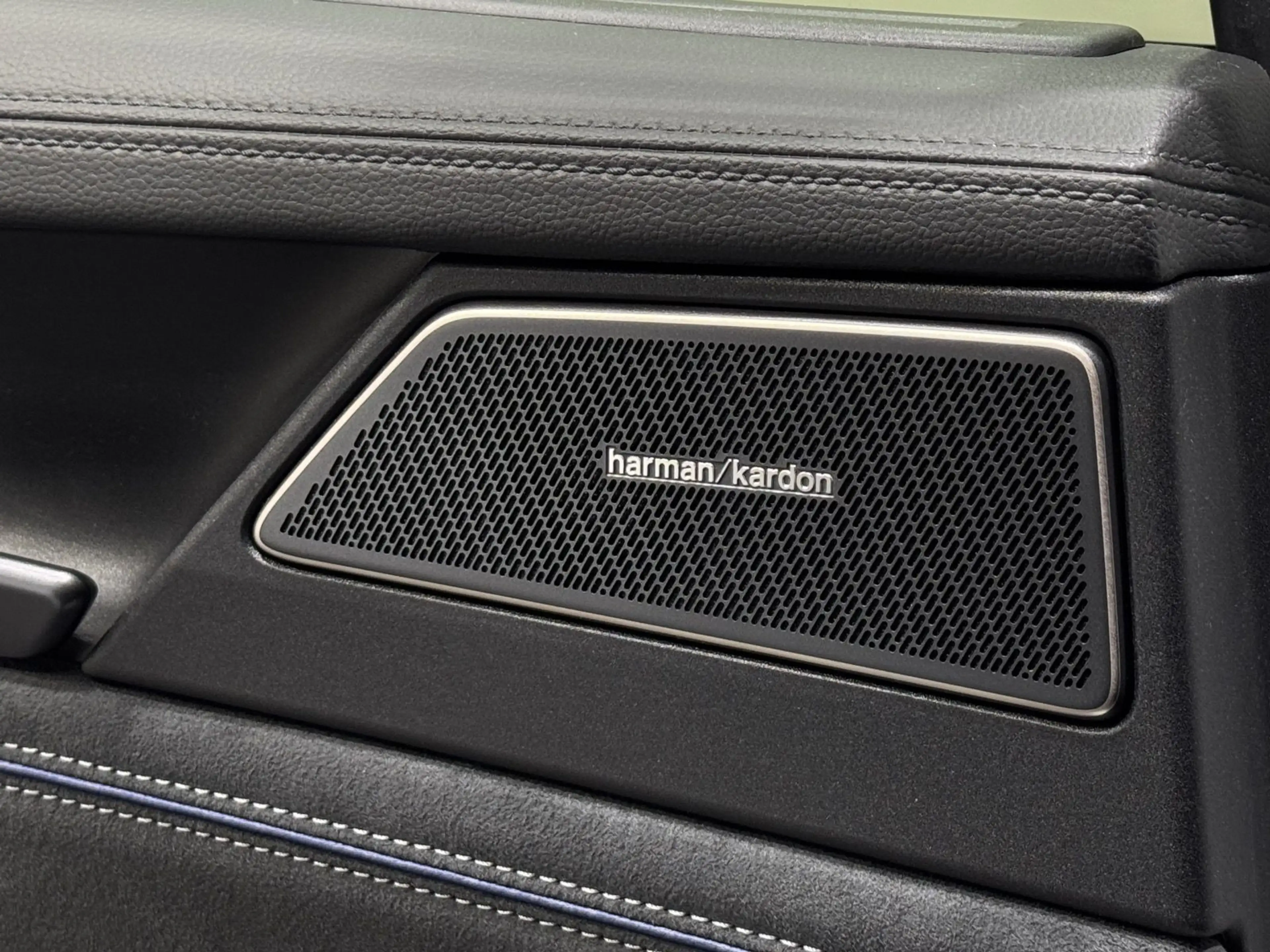 Volkswagen Passat Variant R-Line Signature 2.0 TDI DSG 4M — photo 14