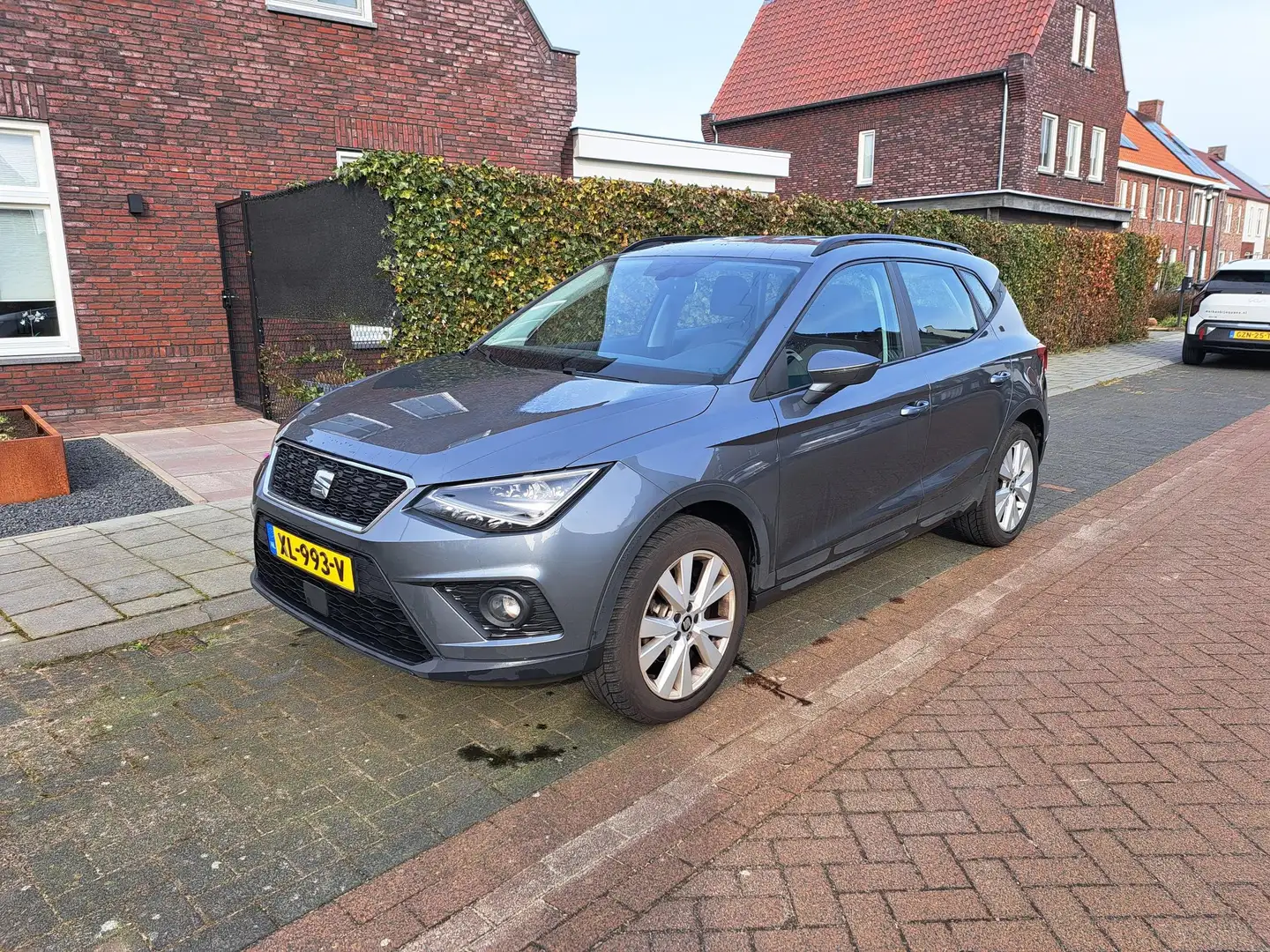 SEAT Arona Arona 1.0 TSI Xc. B. Int. Grijs - 2