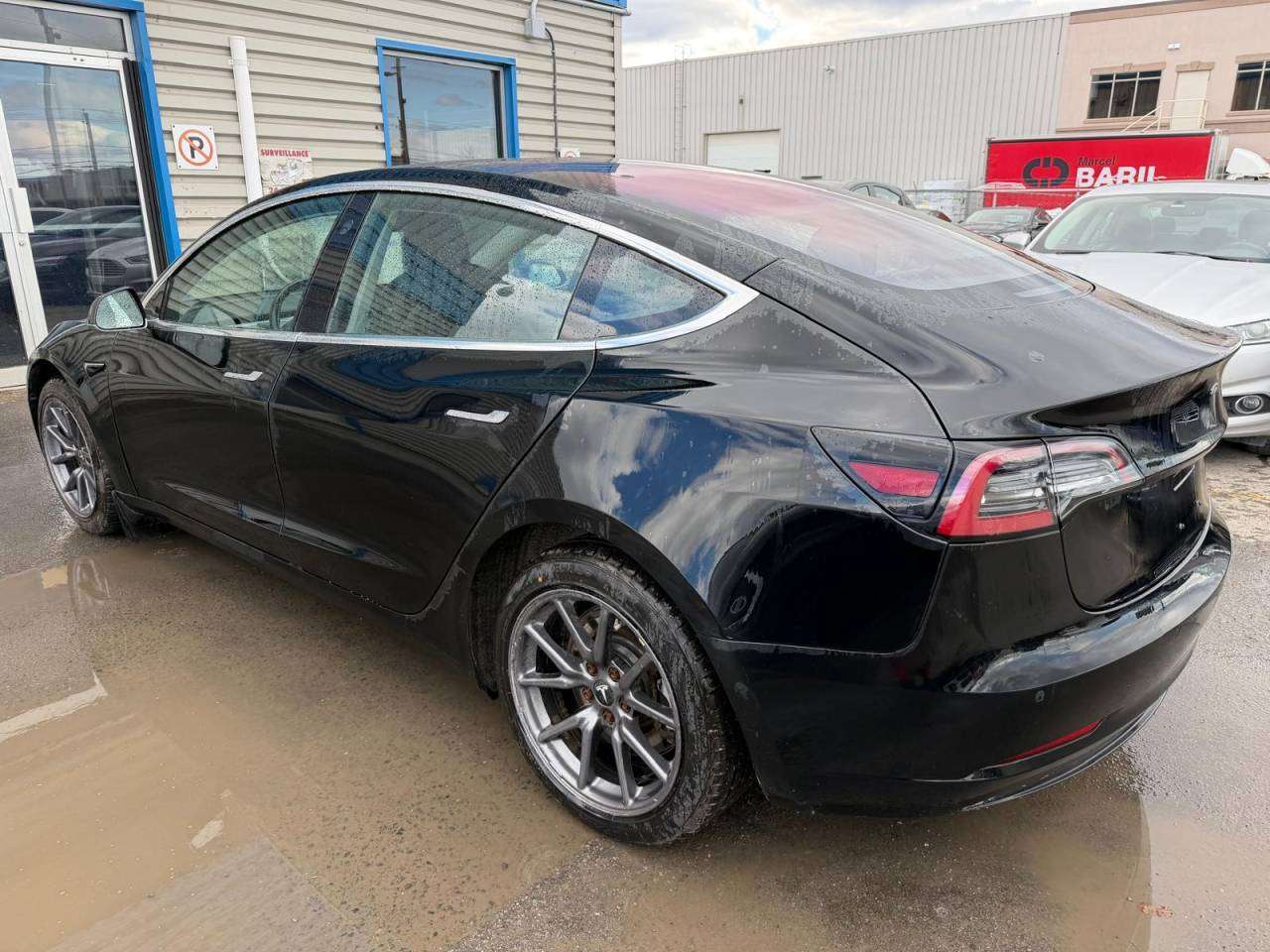 2018 Tesla Model 3 Long Range alt 4