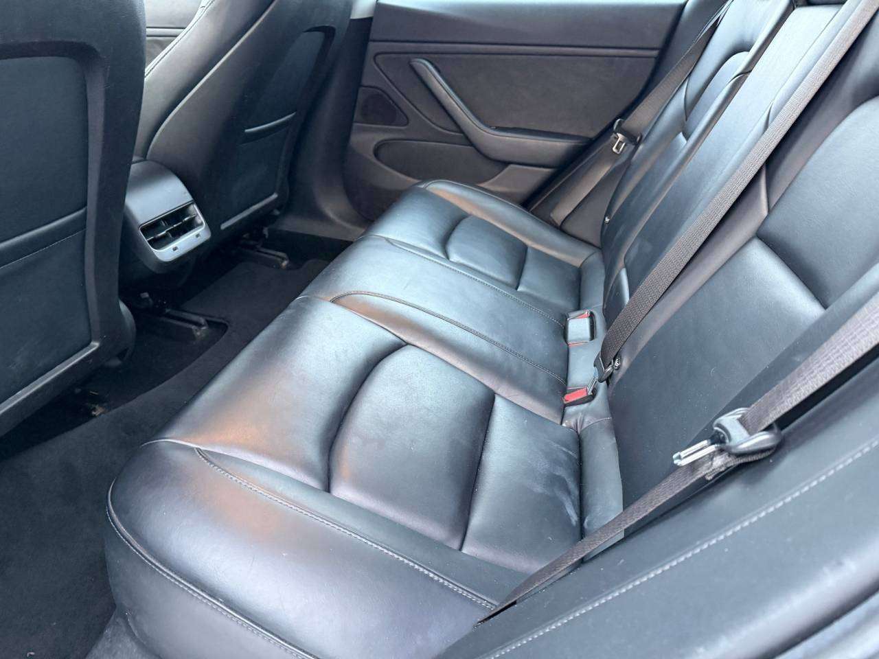 2018 Tesla Model 3 Long Range thumb 17