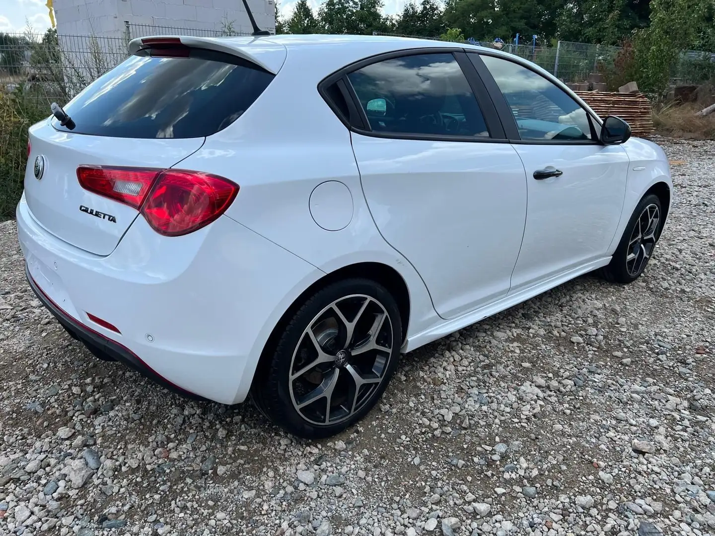 Alfa Romeo Giulietta Sport 1.4 TB Klimaautomatik Navi SHZ Blanc - 2