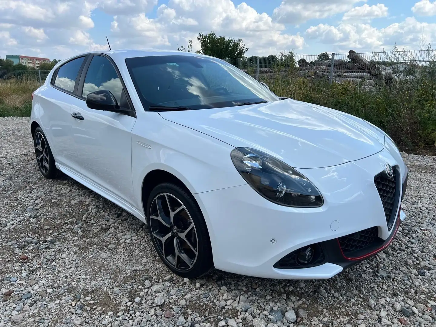 Alfa Romeo Giulietta Sport 1.4 TB Klimaautomatik Navi SHZ Blanc - 1