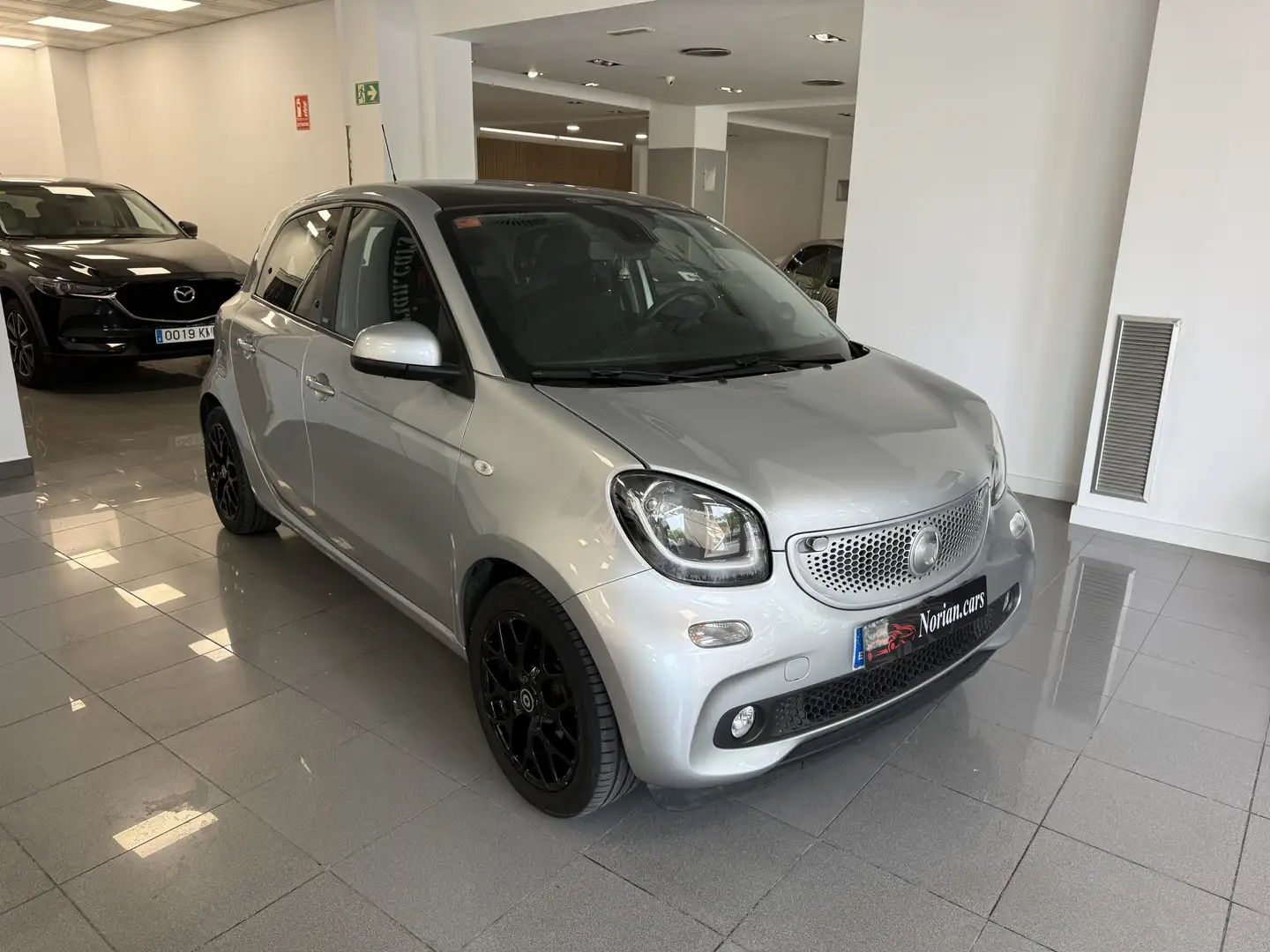 smart forFour 66 Passion Aut. Gris - 1
