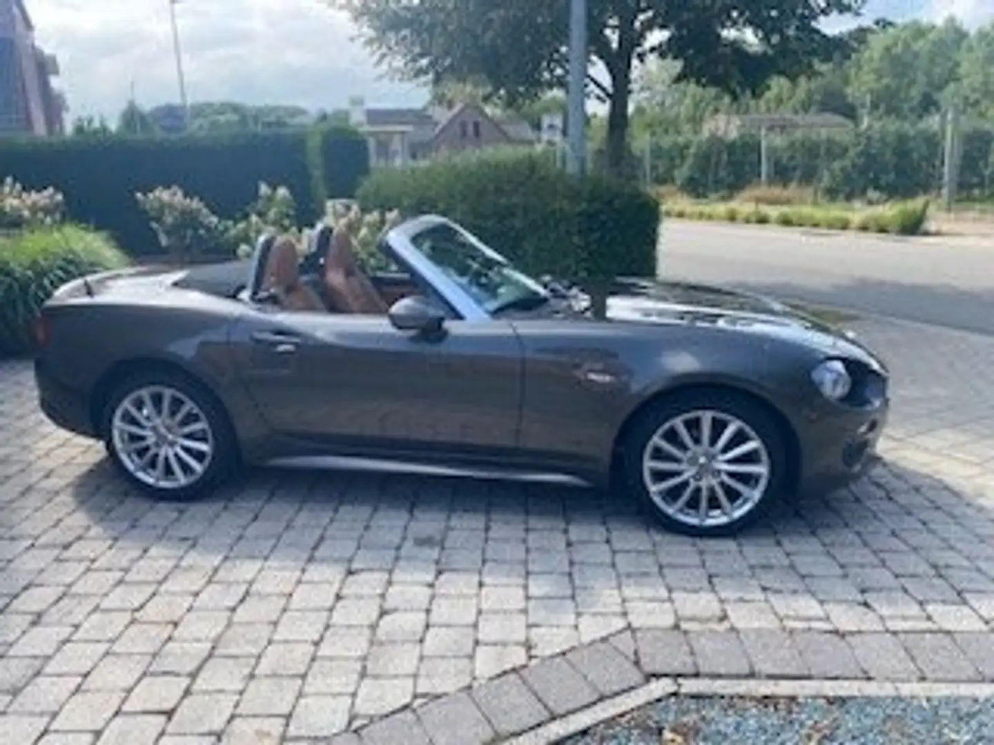 Fiat 124 Spider 124 Spider 1.4 MultiAir Turbo Lusso Bruin - 1