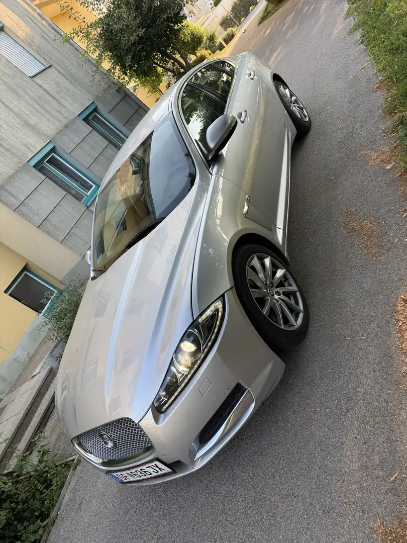 Jaguar XF 2.2 Diesel - 1