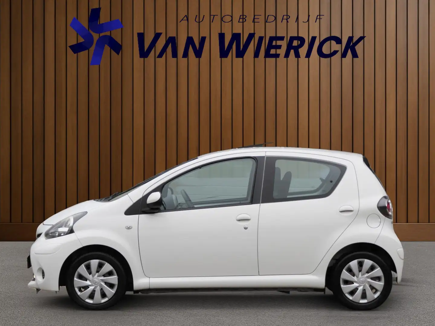 Toyota Aygo 1.0 VVT-i Comfort | 5-Deurs | Bluetooth | Airco Blanc - 2