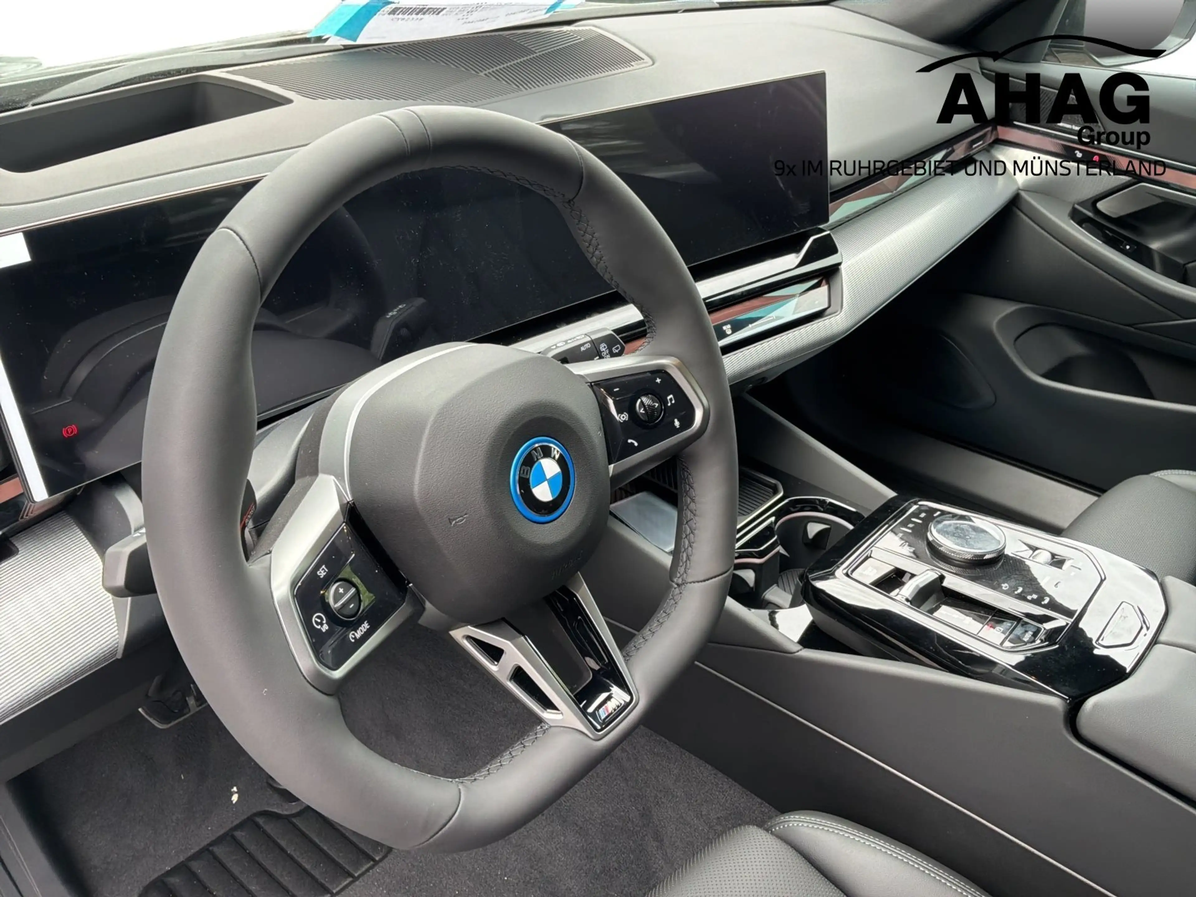 BMW i5 eDrive40 Touring — photo 8