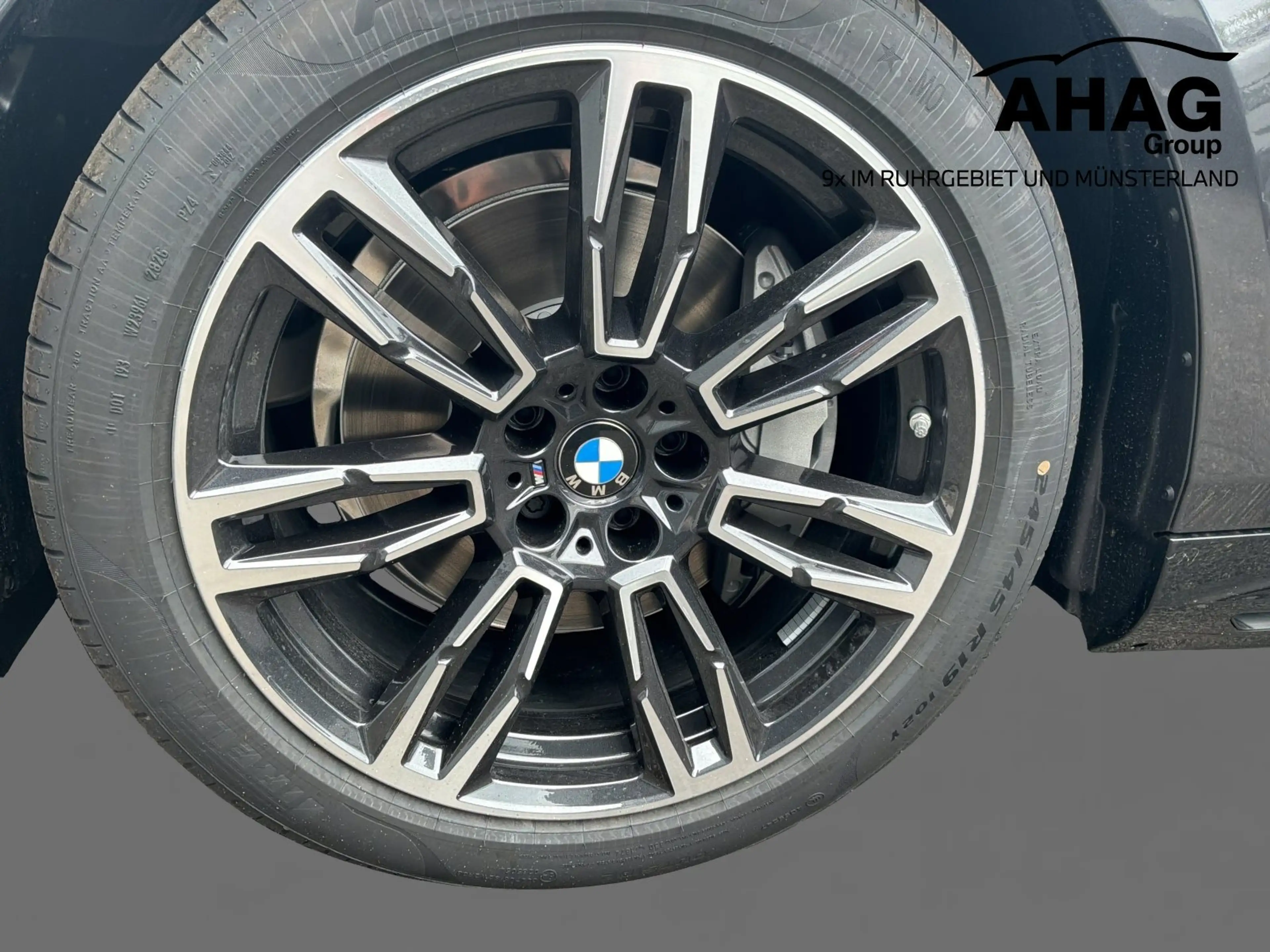 BMW i5 eDrive40 Touring — photo 12
