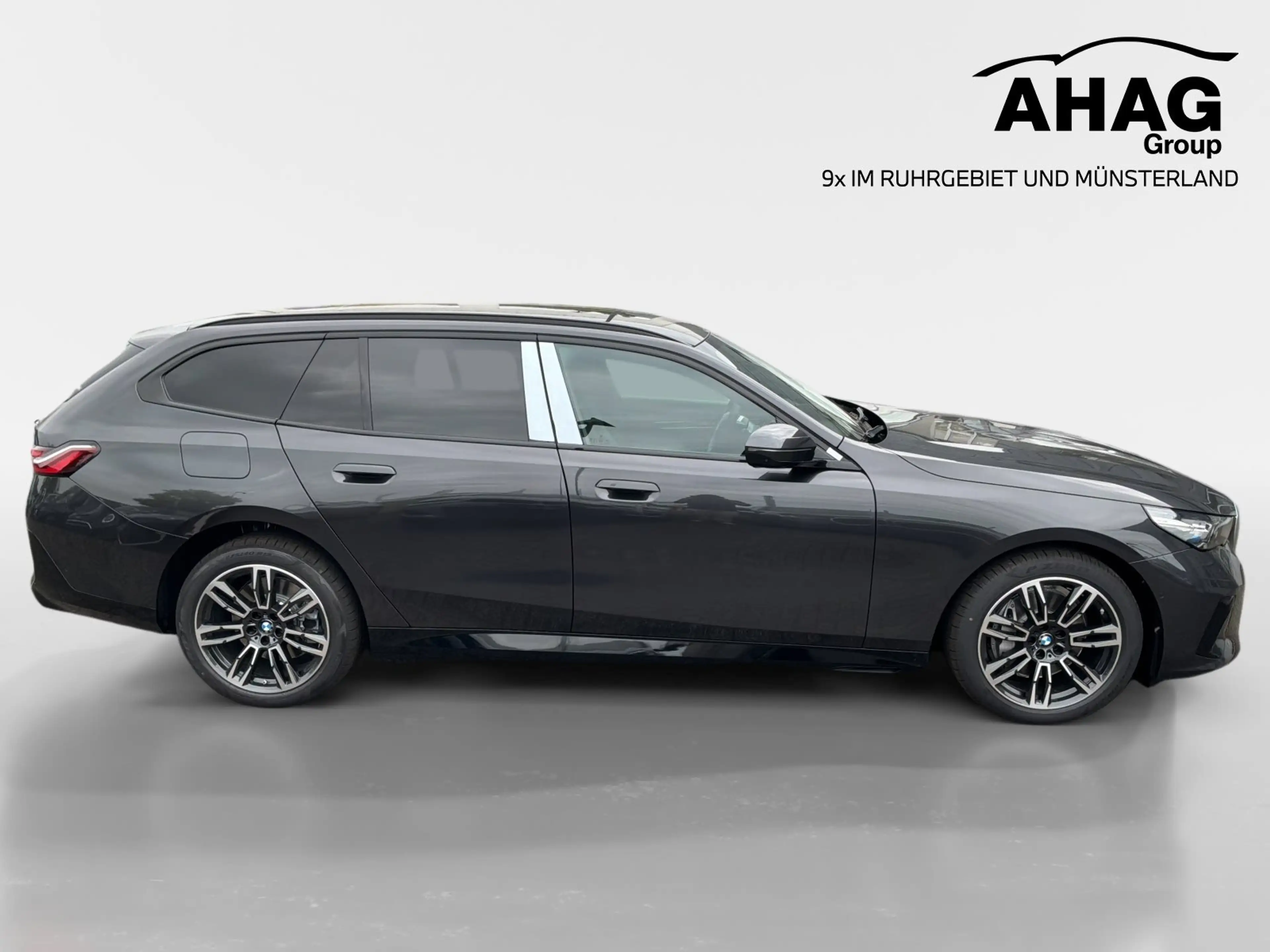 BMW i5 eDrive40 Touring — photo 3