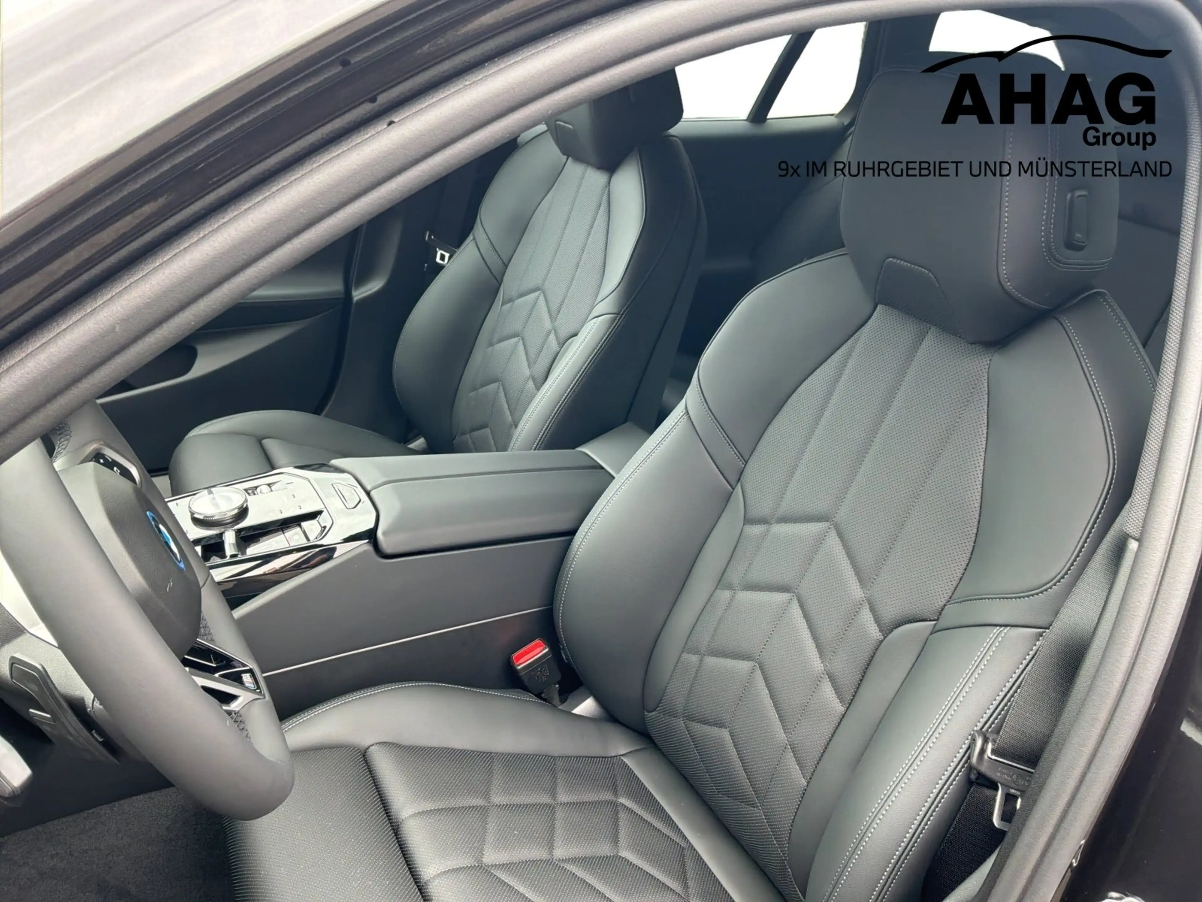 BMW i5 eDrive40 Touring — photo 7