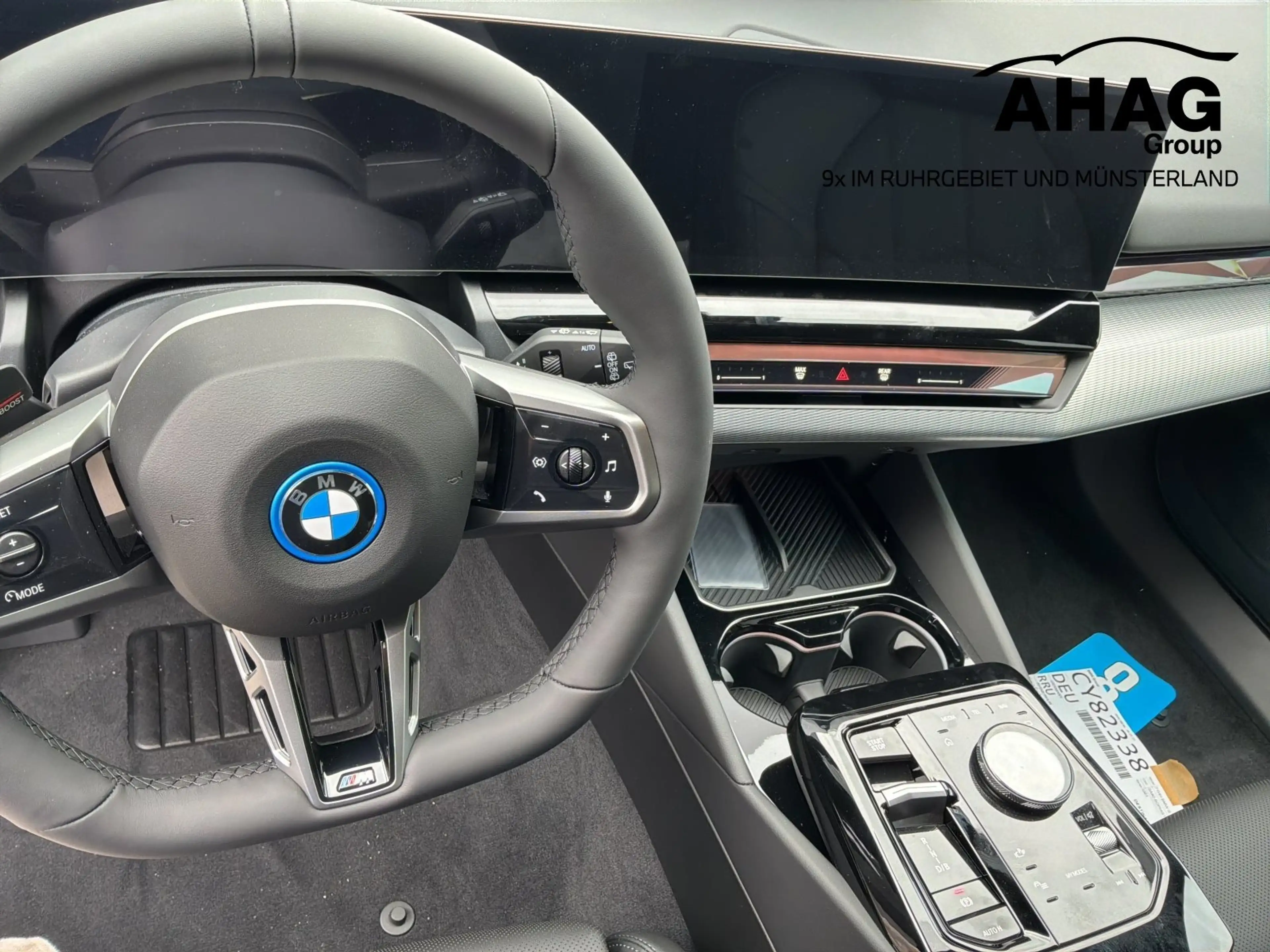 BMW i5 eDrive40 Touring — photo 9