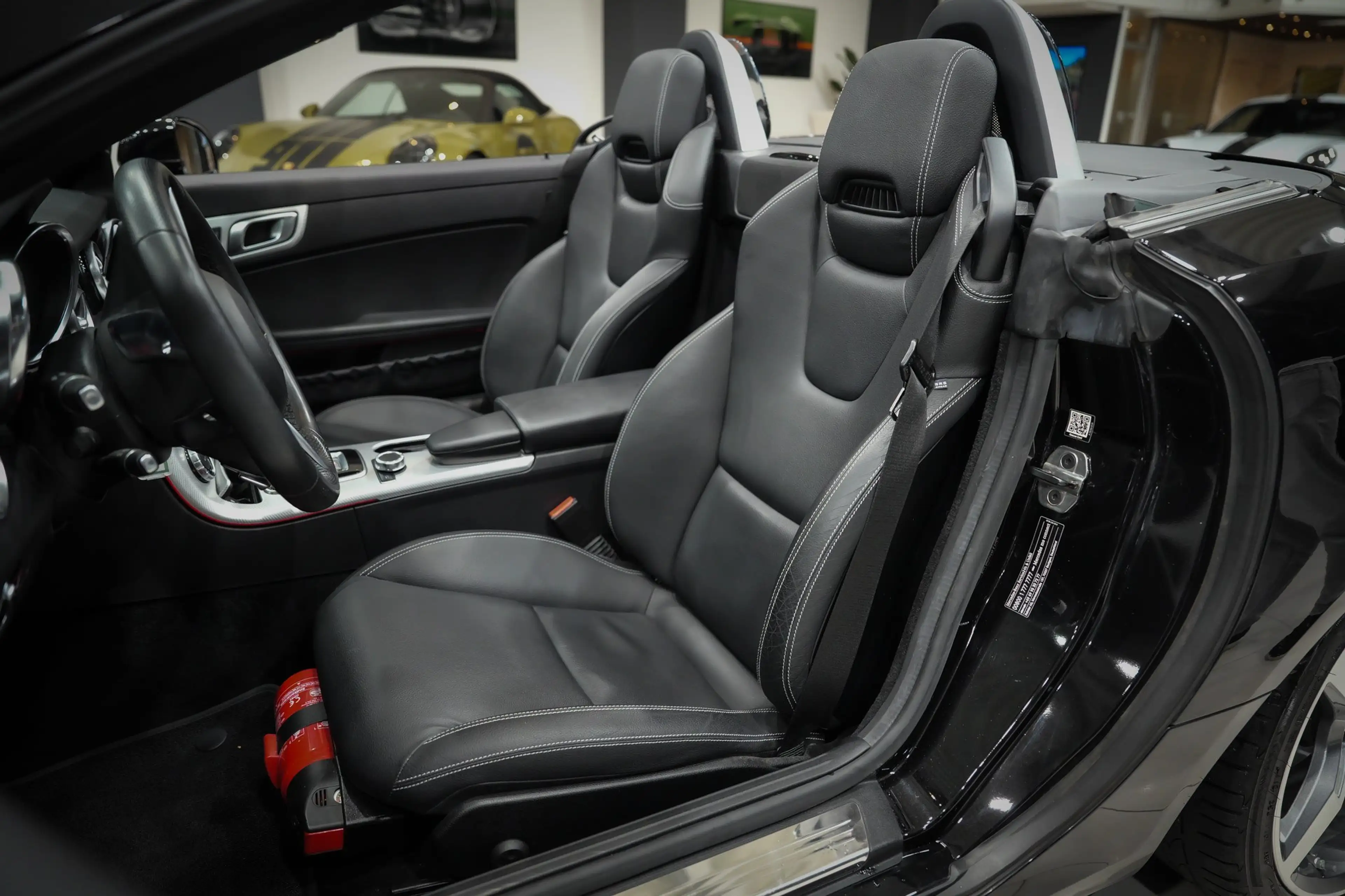 Mercedes-Benz SLC 300 *AMG-LINE*AUSPUFF.PERF*SPORTSITZE-VORNE* — photo 14
