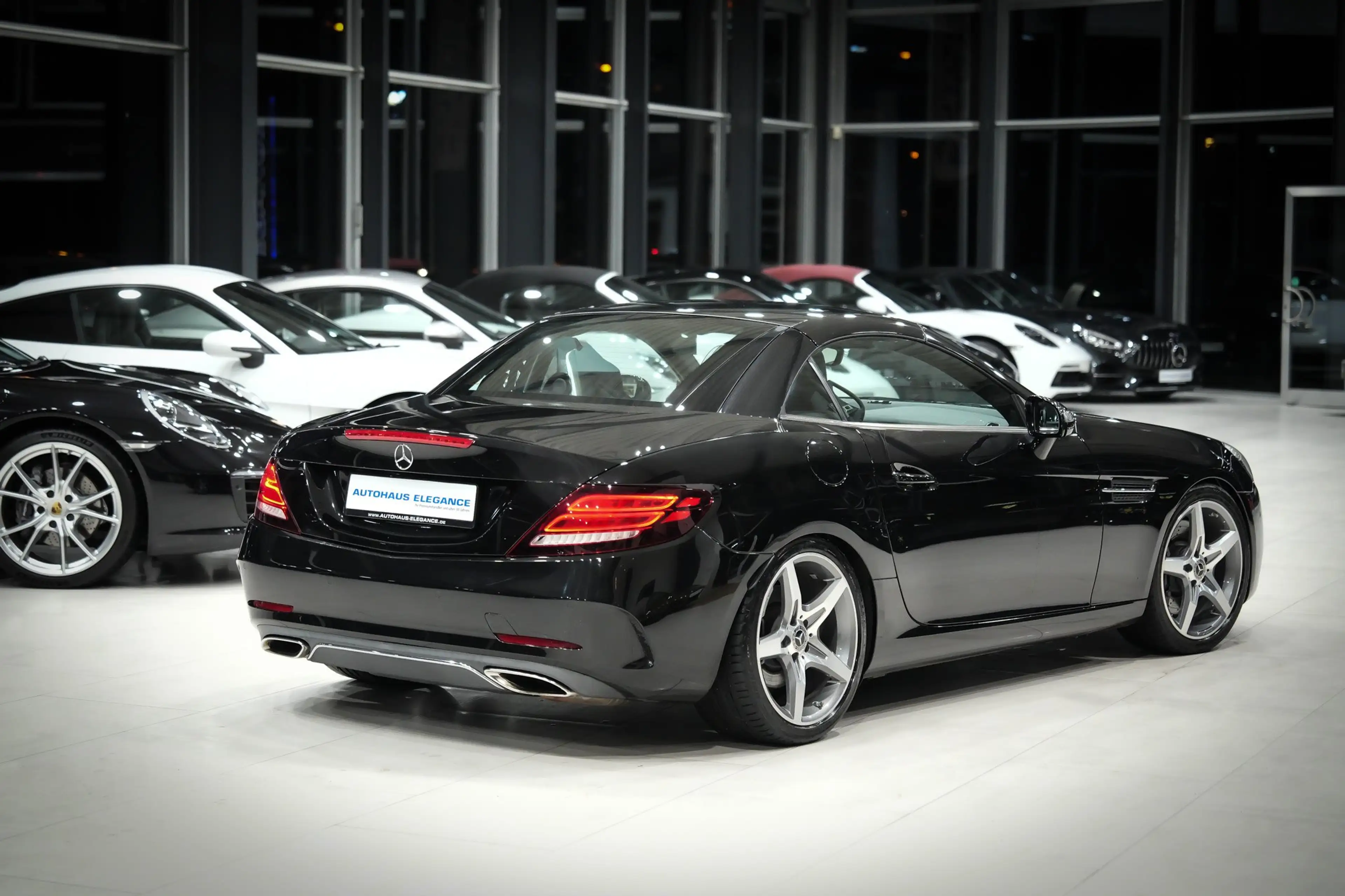 Mercedes-Benz SLC 300 *AMG-LINE*AUSPUFF.PERF*SPORTSITZE-VORNE* — photo 3