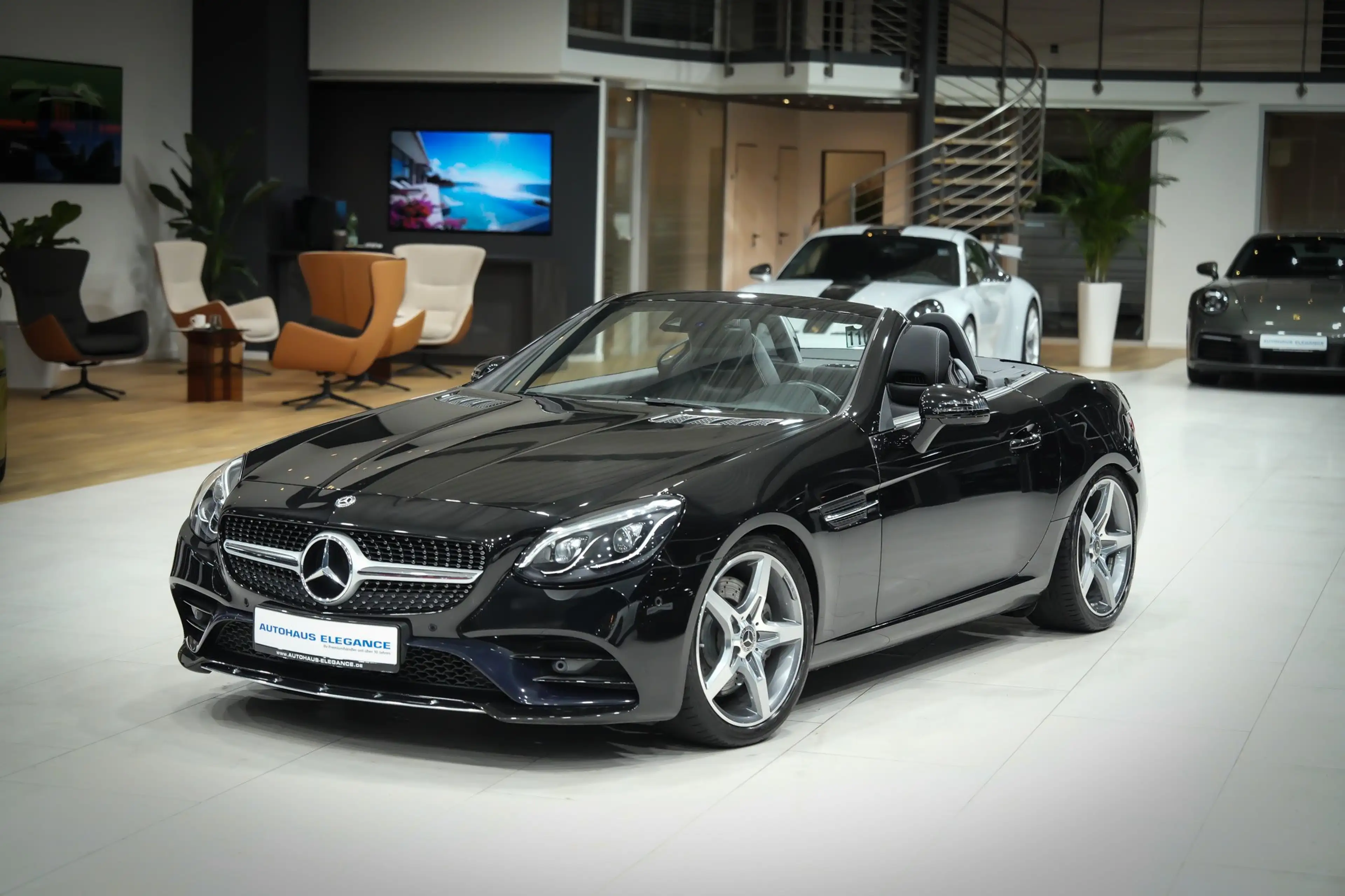 Mercedes-Benz SLC 300 *AMG-LINE*AUSPUFF.PERF*SPORTSITZE-VORNE* — photo 5