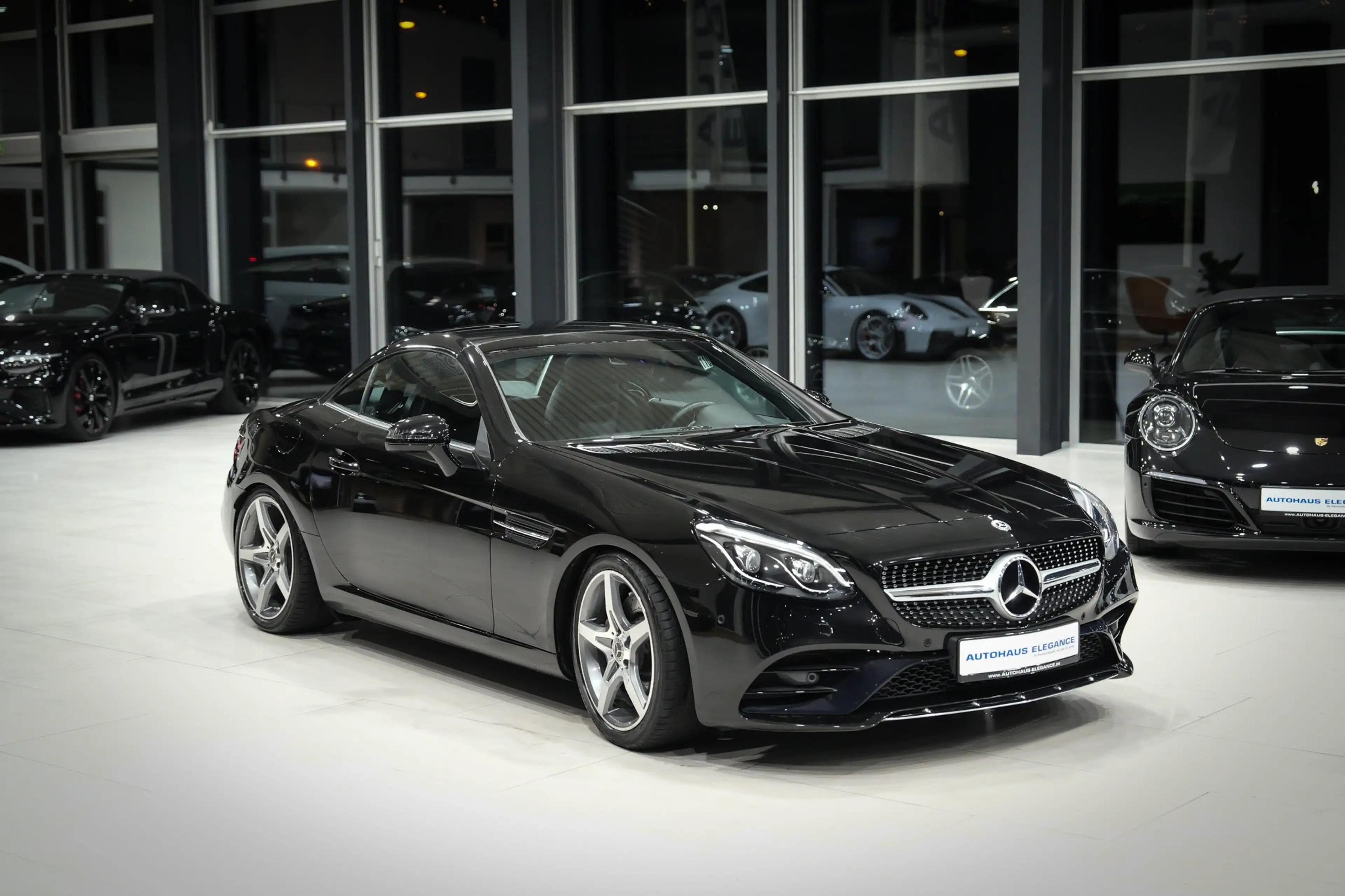 Mercedes-Benz SLC 300 *AMG-LINE*AUSPUFF.PERF*SPORTSITZE-VORNE* — photo 2