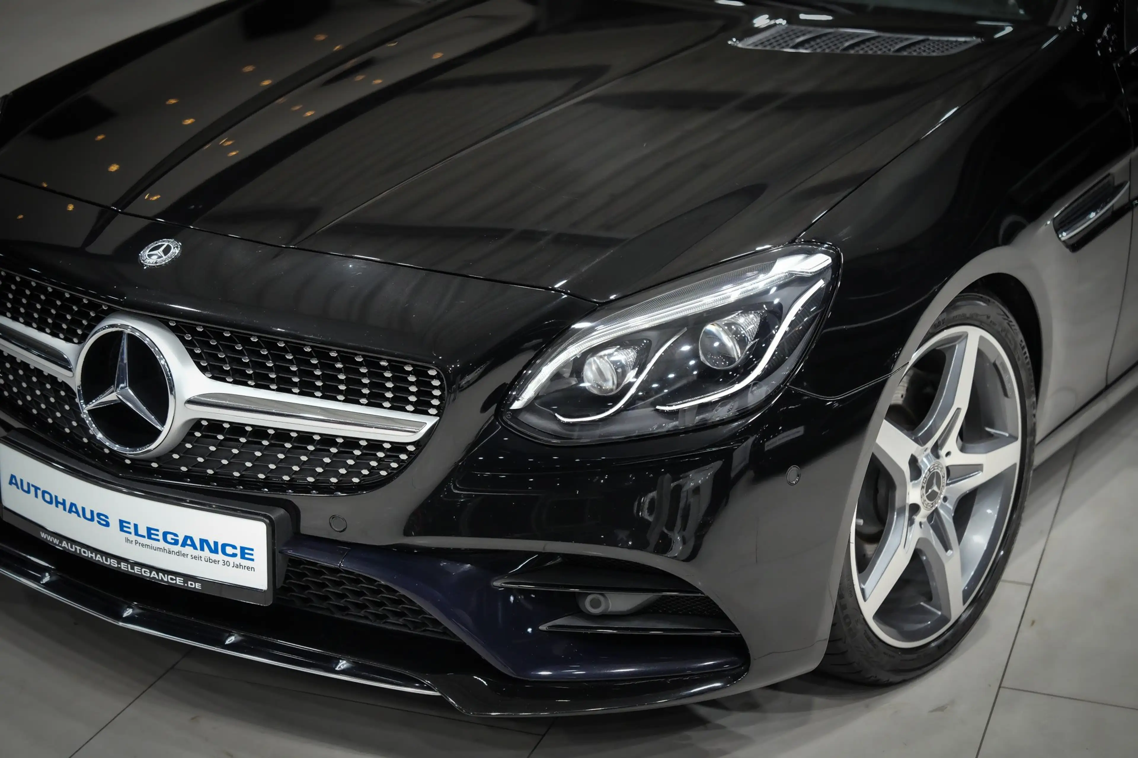 Mercedes-Benz SLC 300 *AMG-LINE*AUSPUFF.PERF*SPORTSITZE-VORNE* — photo 13