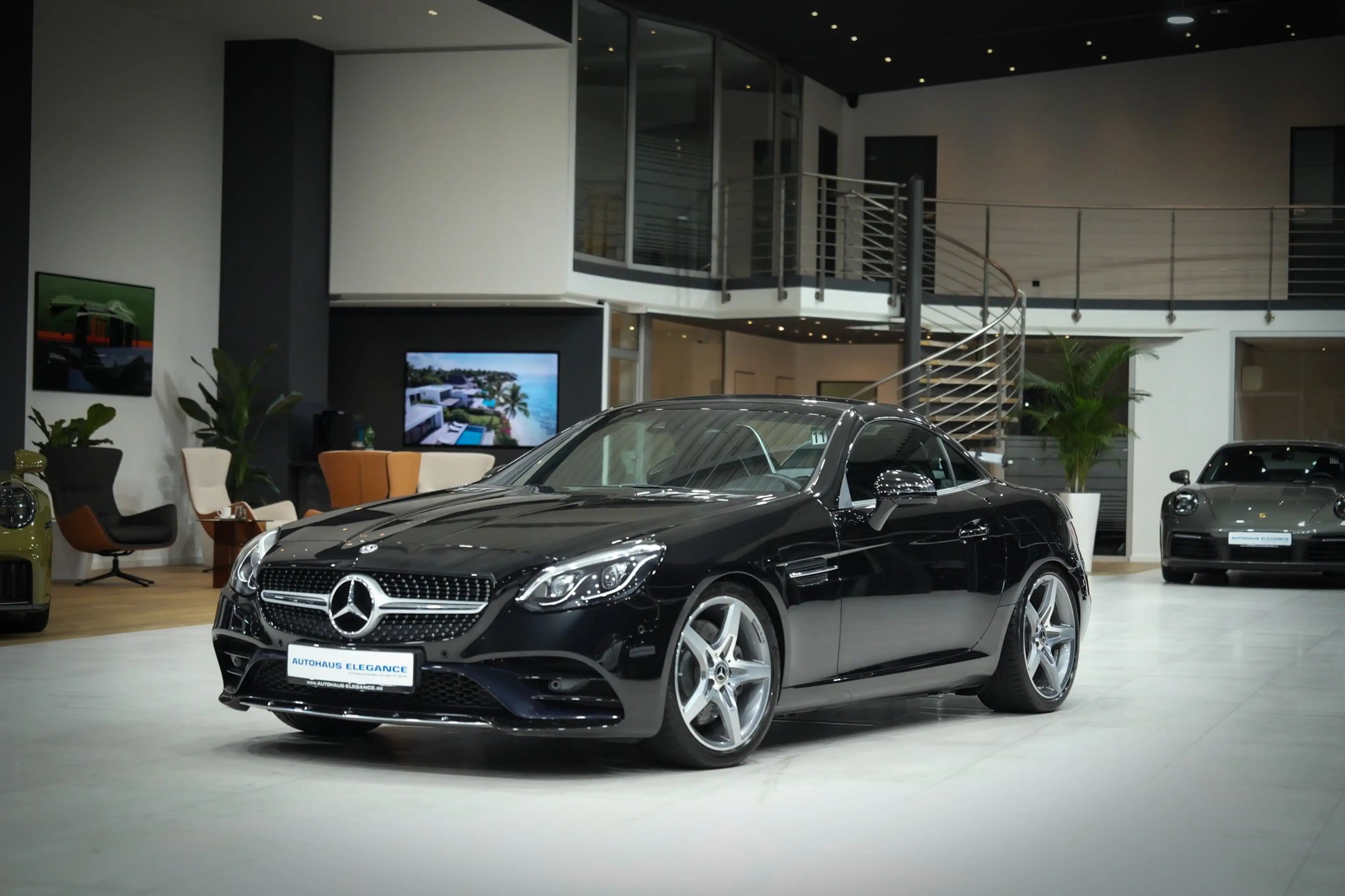 Mercedes-Benz SLC 300 *AMG-LINE*AUSPUFF.PERF*SPORTSITZE-VORNE* — photo 9