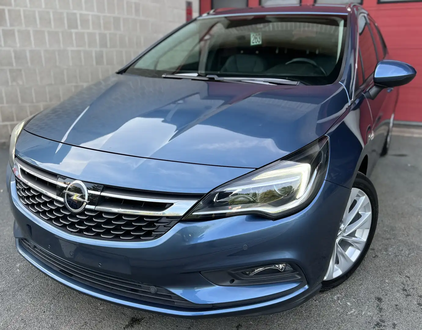 Opel Astra Sports Tourer 1.6 CDTi Dynamic + FULL OPTIONS Bleu - 1