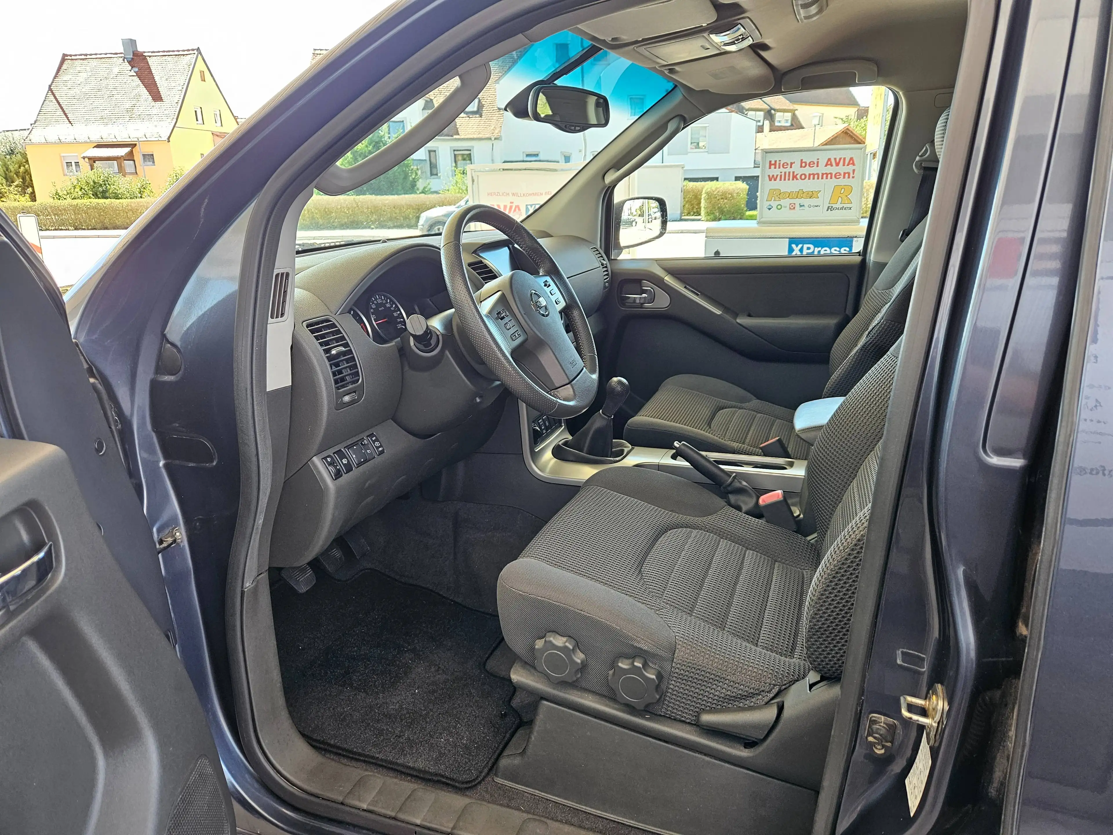 Nissan Pathfinder 2.5 dCi Elegance — photo 9