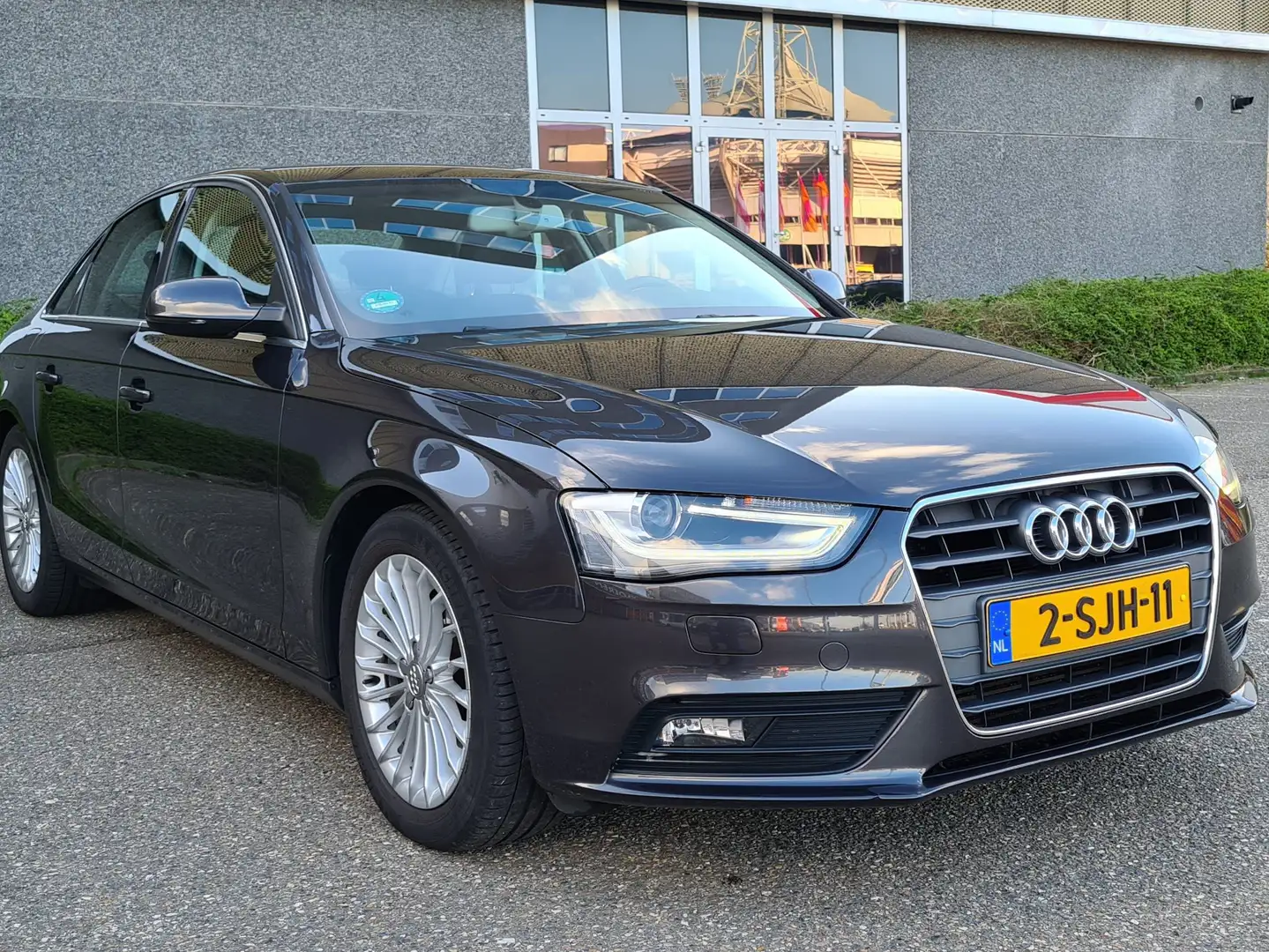 Audi A4 1.8 TFSI Business Ed multitronic Grijs - 1