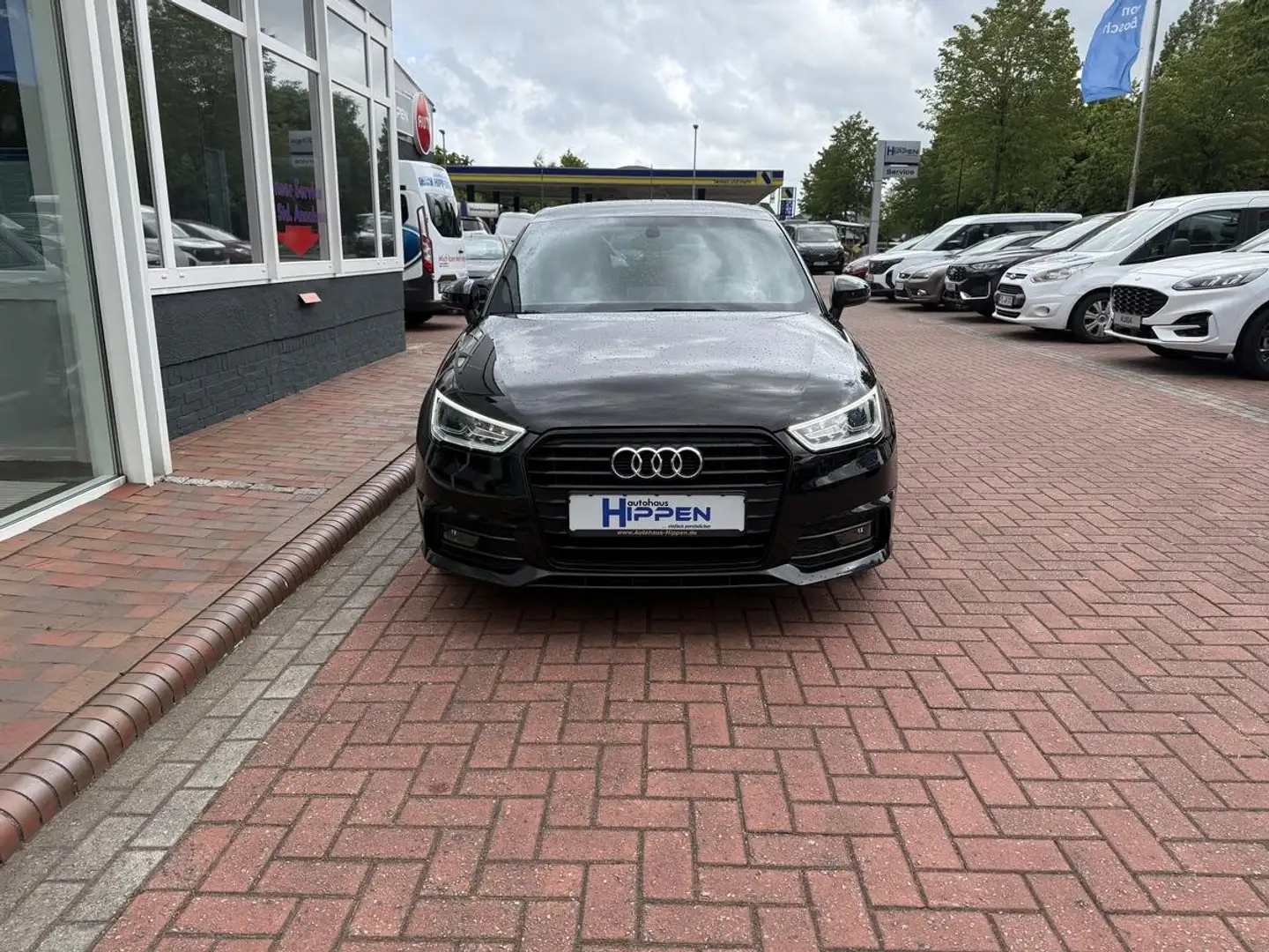 Audi A1 1.0 TFSI ultra Sportback S-Line Nero - 2
