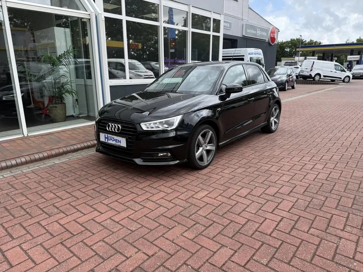 Audi A1 1.0 TFSI ultra Sportback S-Line Schwarz - 1
