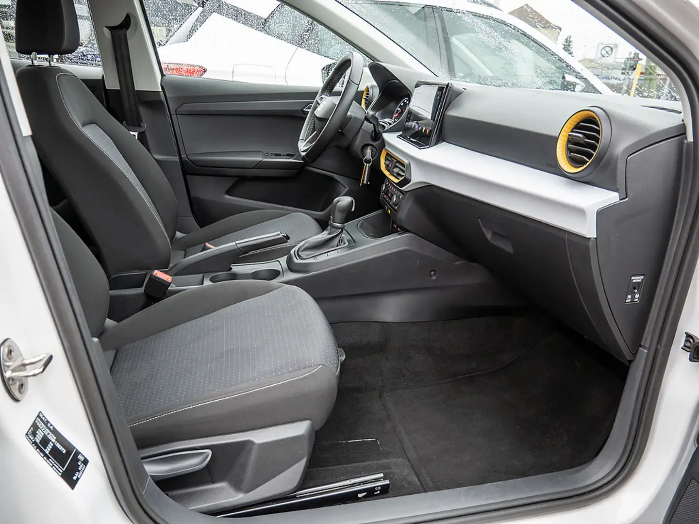 SEAT Ibiza 1.0 TSI Style PDC SHZ KAMERA NAVI LED Weiß - 2