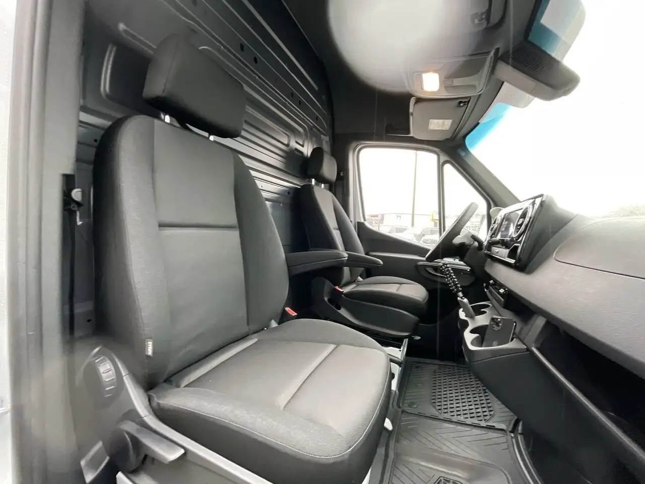 Mercedes-Benz Sprinter снимка Mercedes-Benz Sprinter