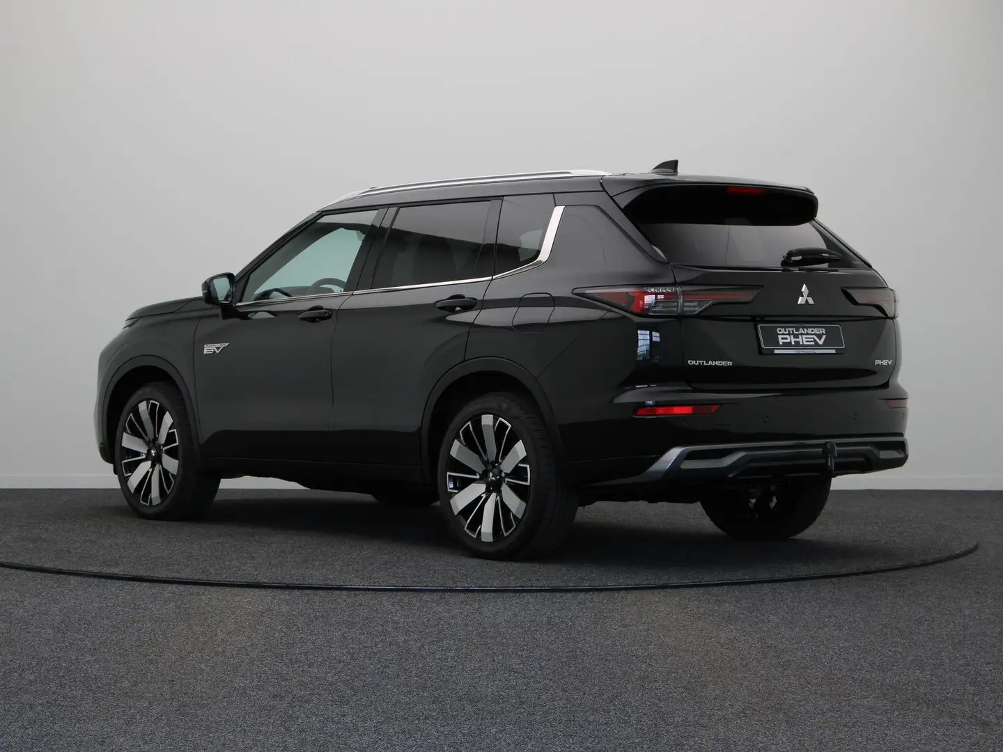 Mitsubishi Outlander 2.4 PHEV Instyle+ | Trekhaak | Bruin lederen bekle Noir - 2