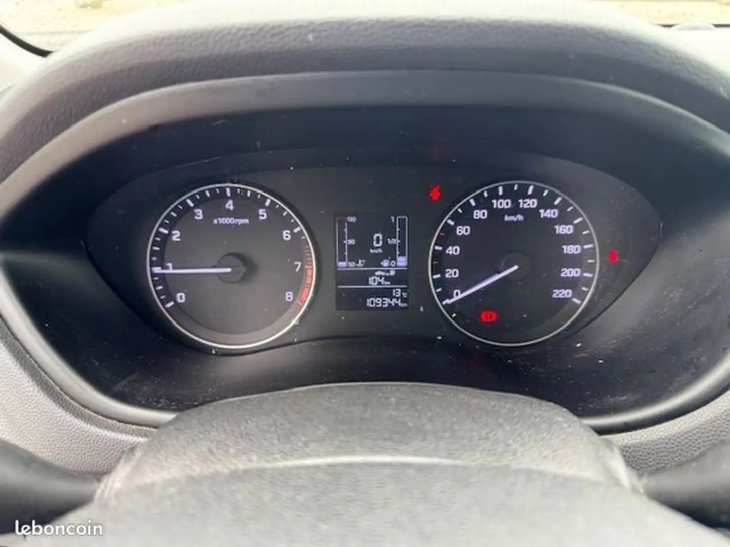 Hyundai i20 essence 84ch 5 portes Rouge - 2