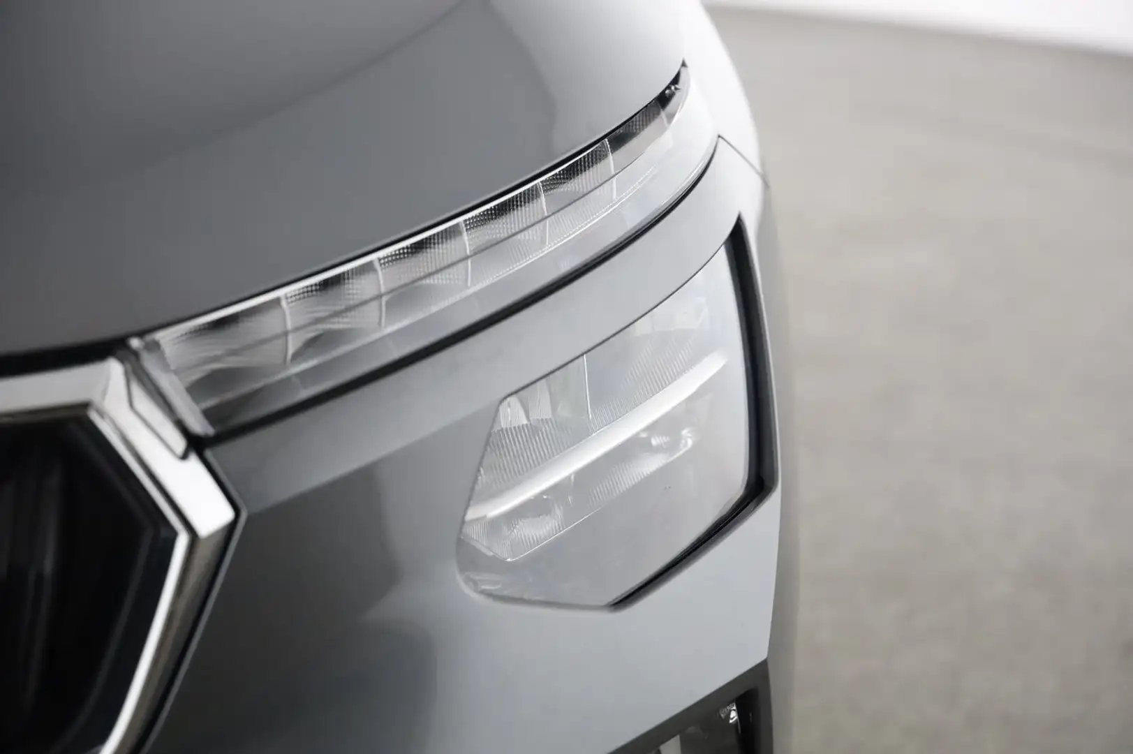 Skoda Kamiq Essence TSI Grau - 2