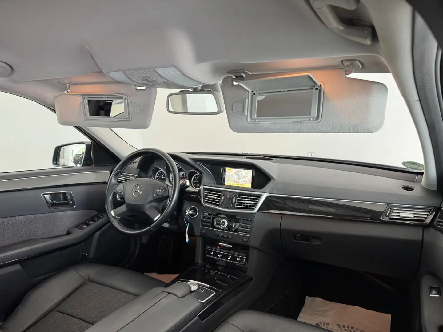 Mercedes-Benz E 220 CDI BlueEfficiency Avantgarde|AHK|NAVI|F1| Szary - 2