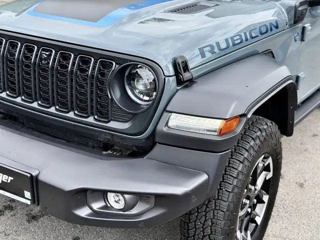 Jeep Wrangler view 3