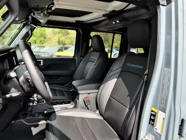 Jeep Wrangler view 13