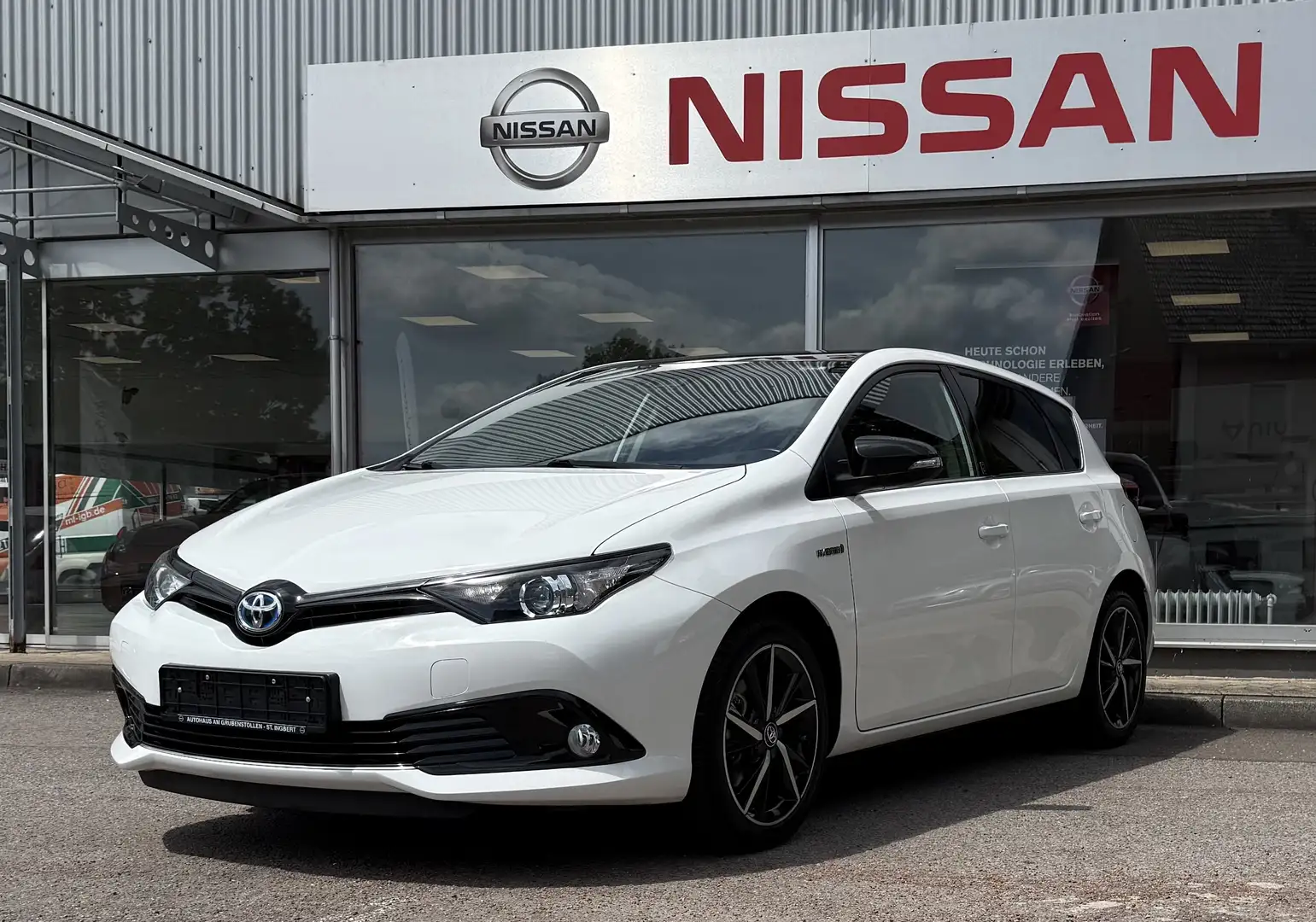 Toyota Auris 1.8 VVT-i Hybrid Automatik Team Deutschlan - 1