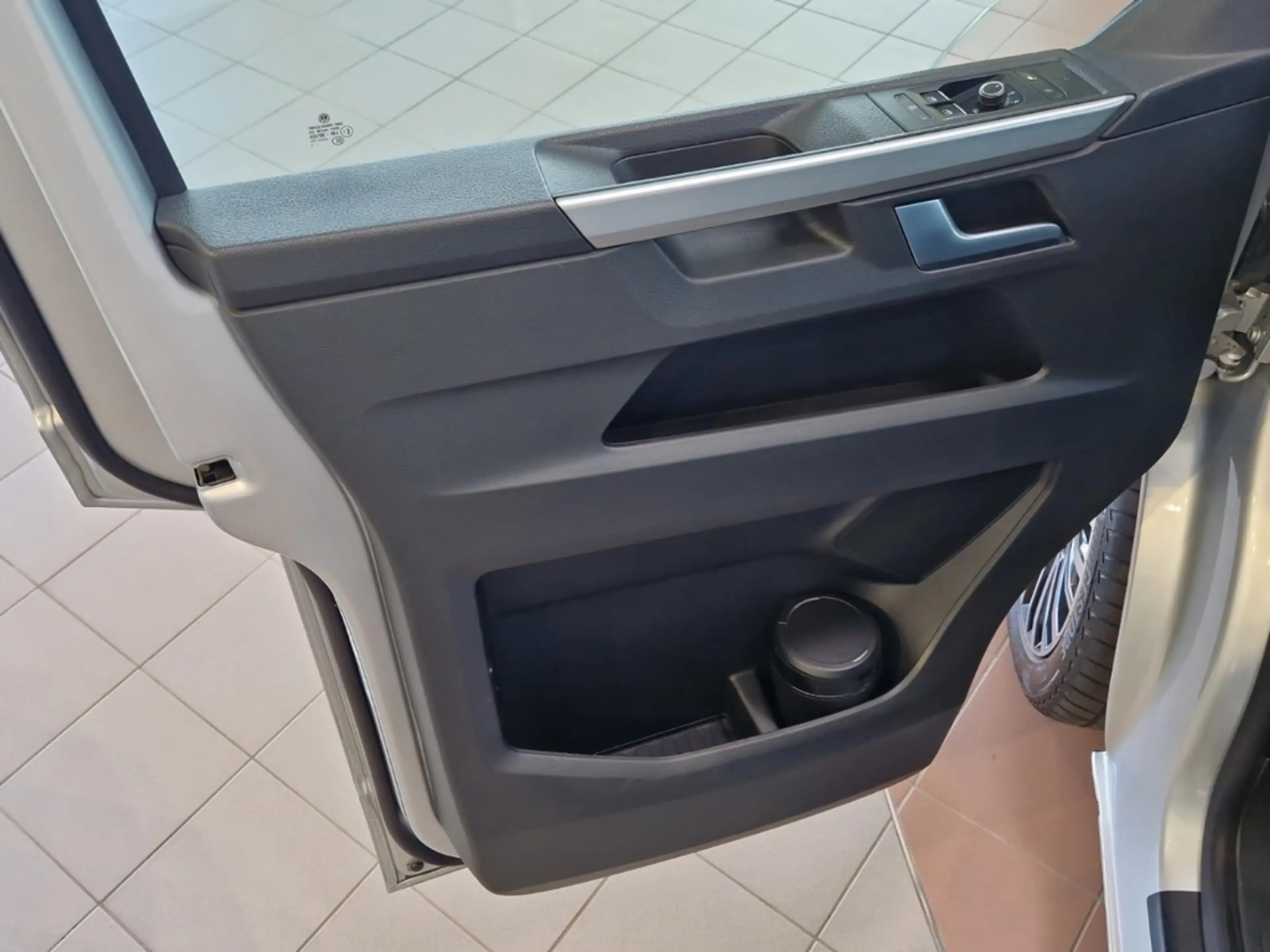 Volkswagen T6.1 Multivan 2.0 TDI 4Motion DSG Alu Klima Navi AHK LED Standhz — photo 12