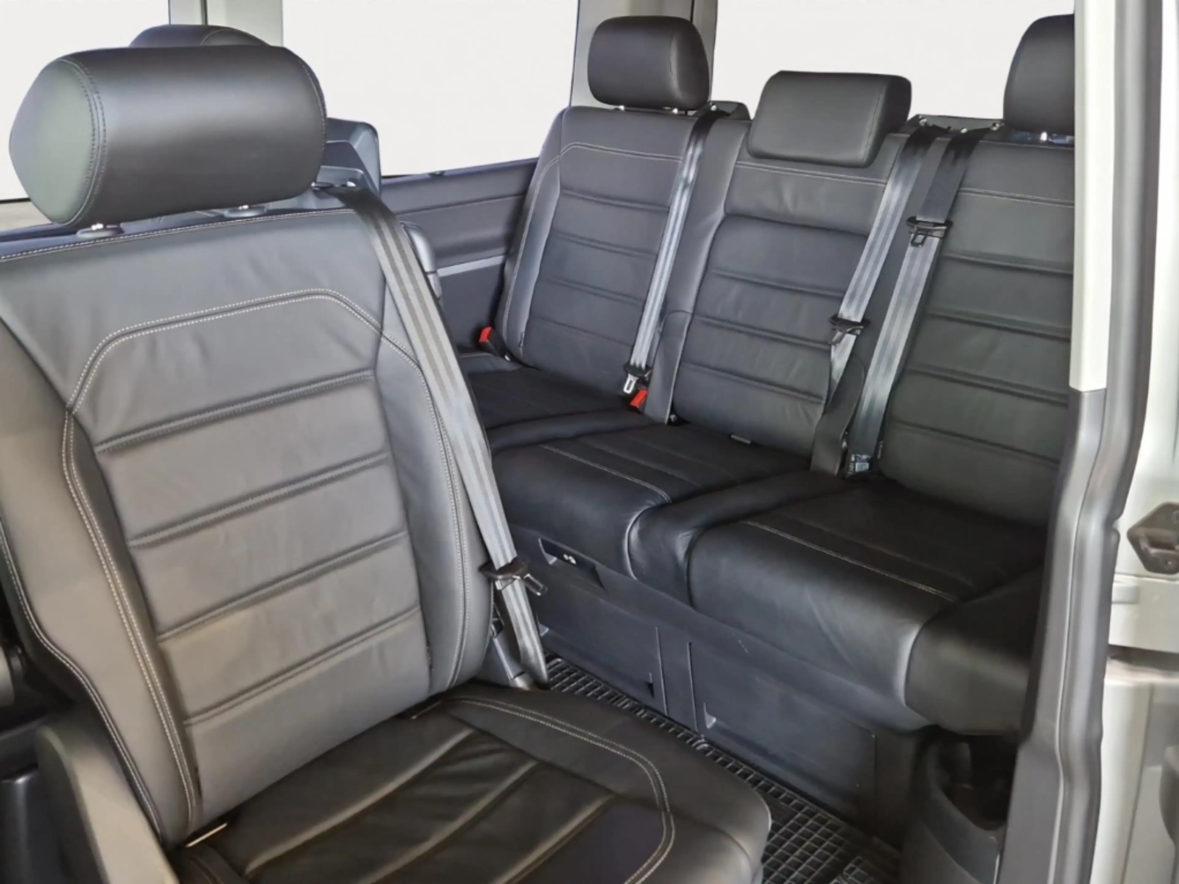 Volkswagen T6.1 Multivan 2.0 TDI 4Motion DSG Alu Klima Navi AHK LED Standhz — photo 11
