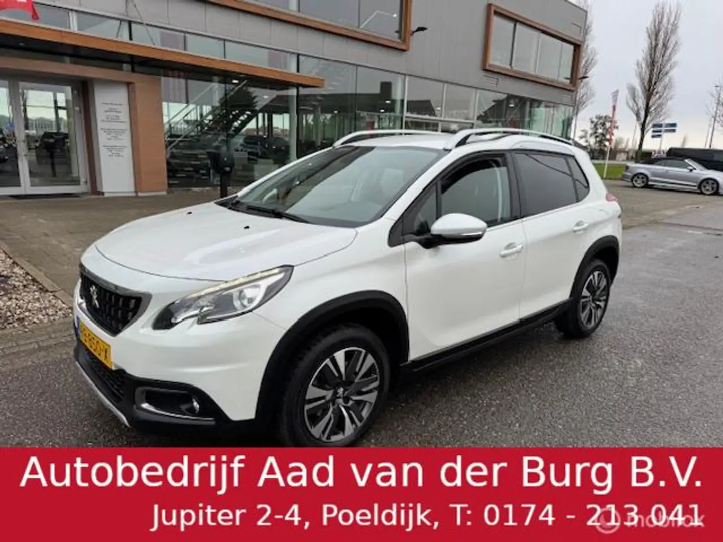 Peugeot 2008 1.2 PureTech Allure Automaat , Trekhaak , Navigati Wit - 1