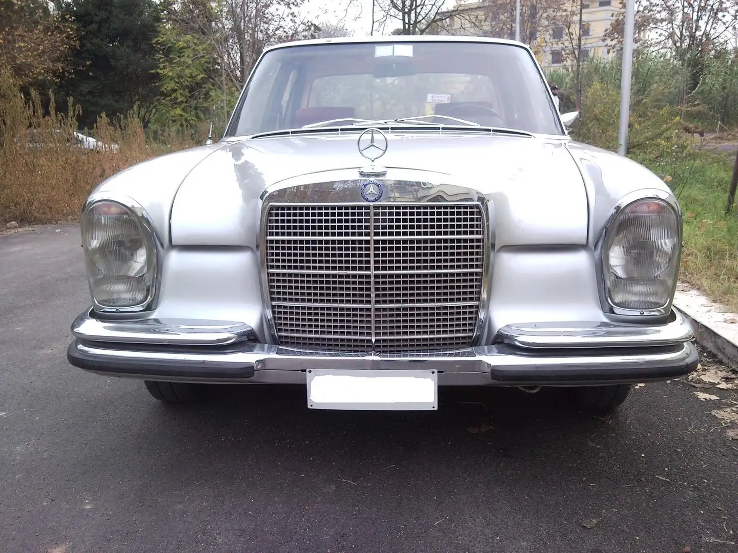 Mercedes-Benz 280 se Automatic Silber - 2