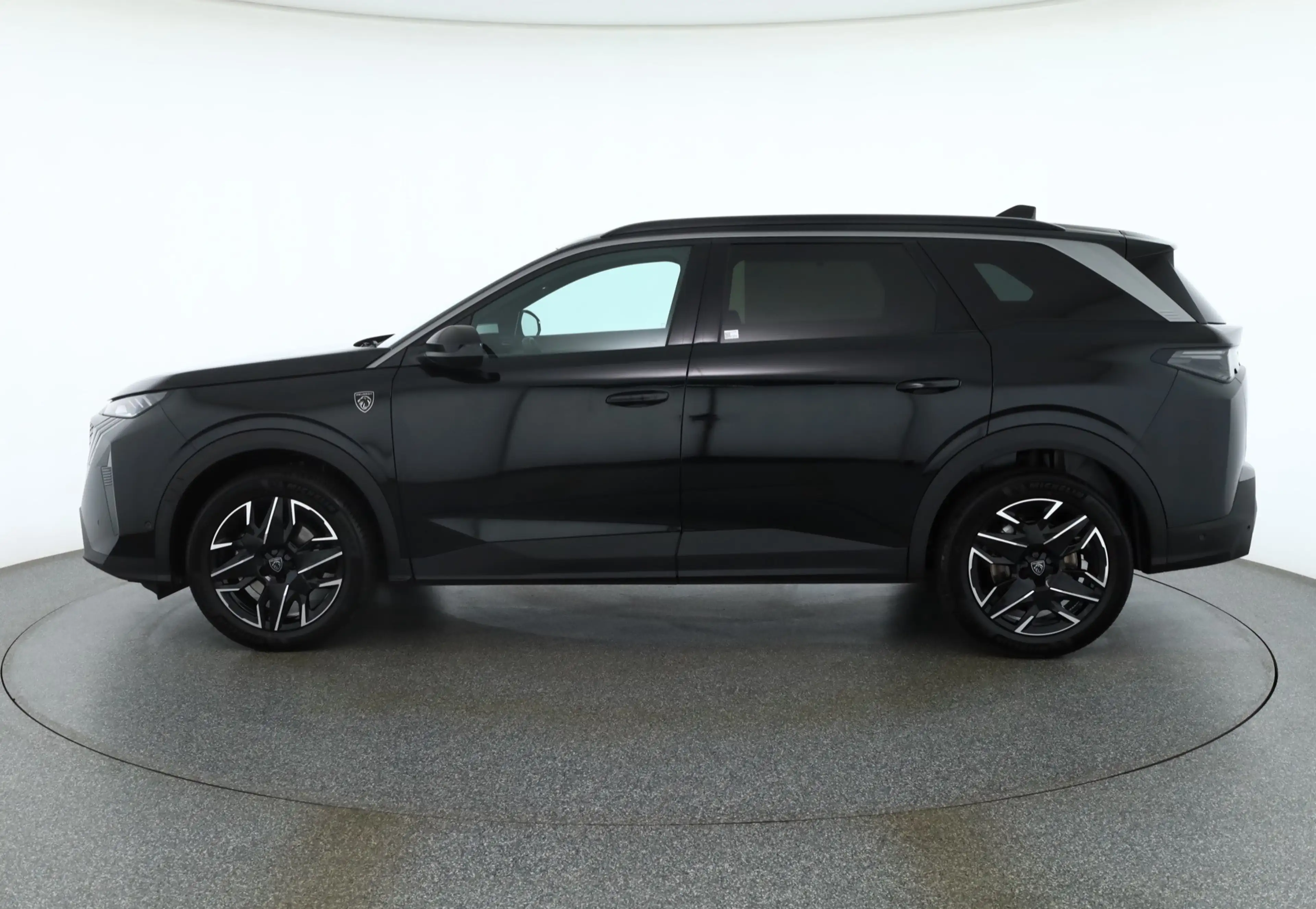 Peugeot 5008 GT 1.2 Hybrid Aut. LED ACC Navi 360° — photo 2