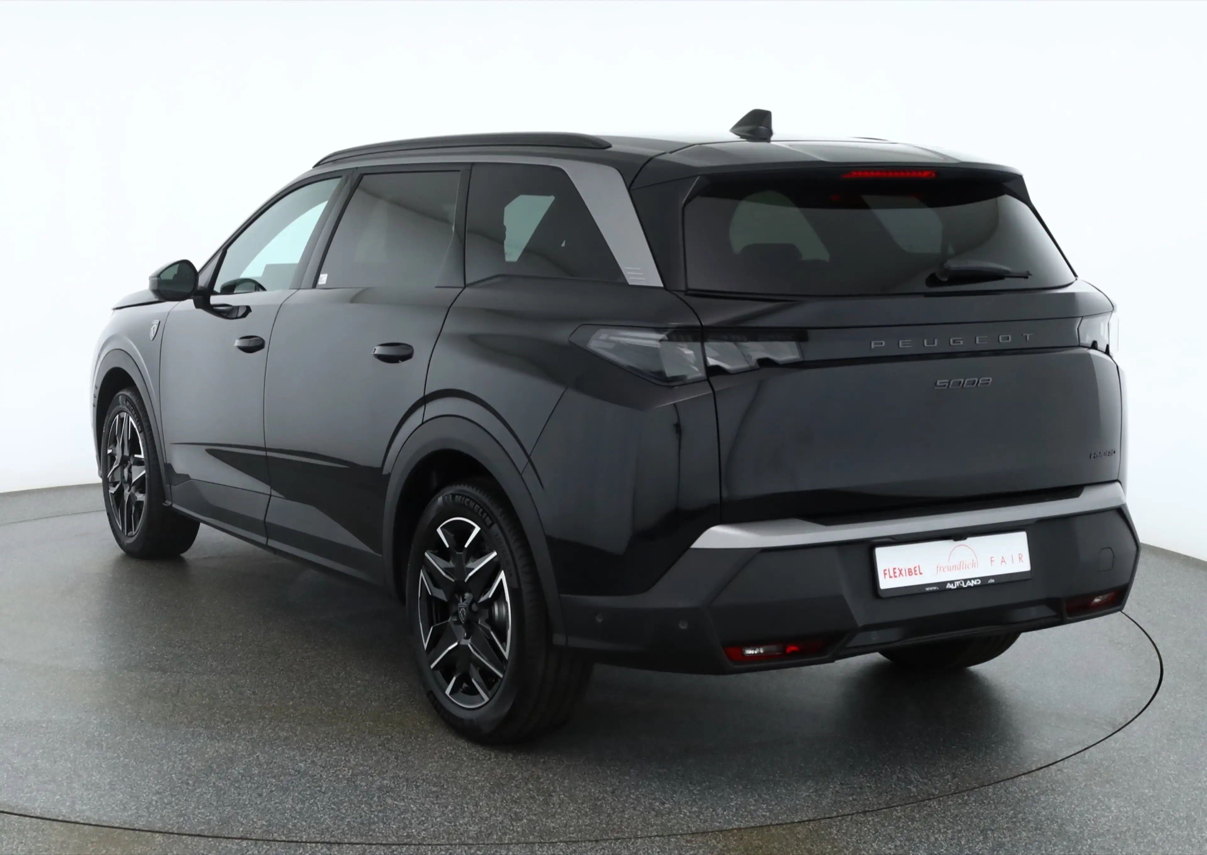 Peugeot 5008 GT 1.2 Hybrid Aut. LED ACC Navi 360° — photo 3