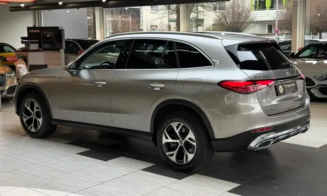 Mercedes-Benz GLC view 8
