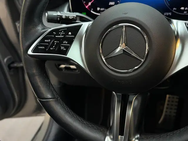 Mercedes-Benz GLC view 13
